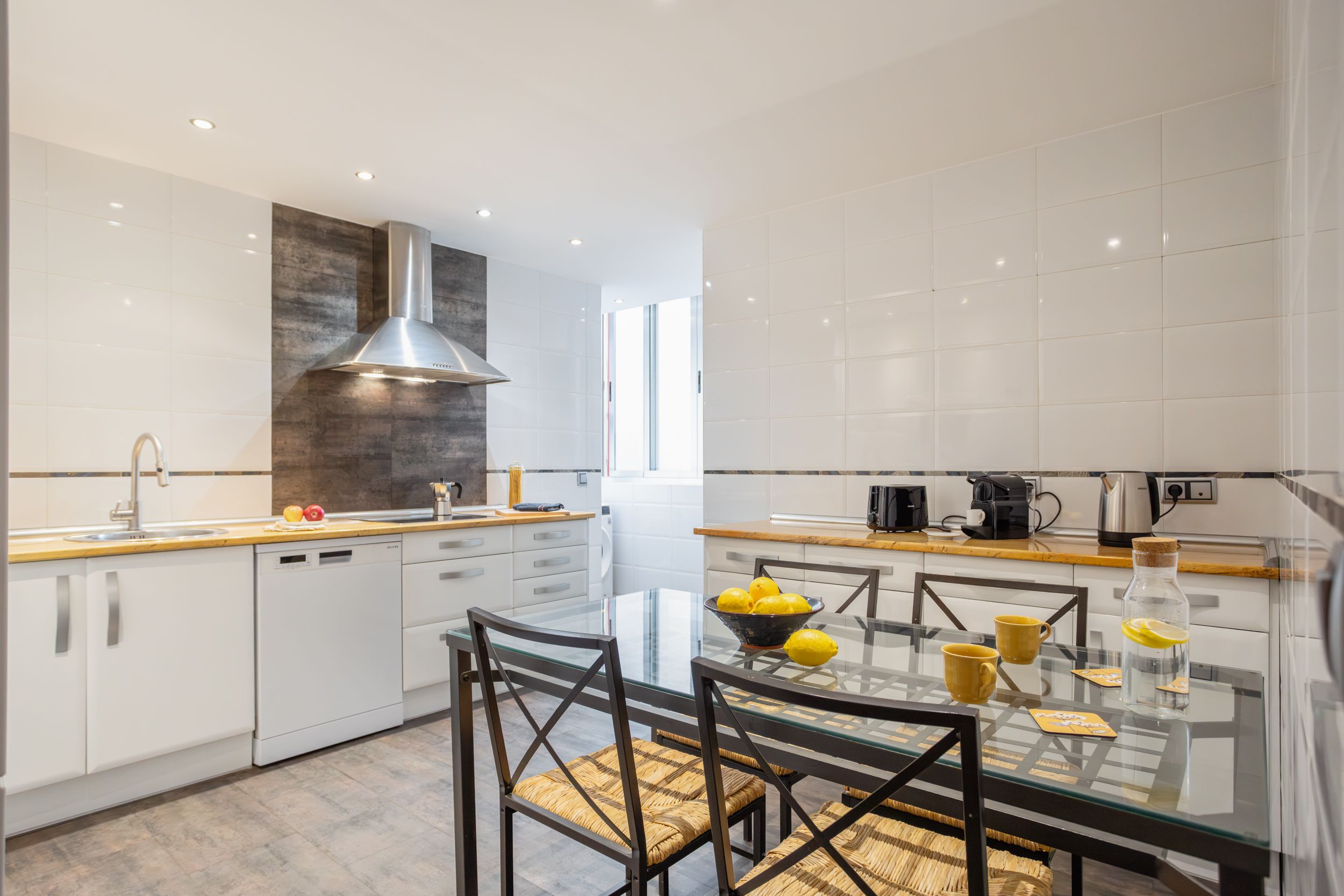 NESTIC - LIDIA - Cocina apartamento amueblado con servicios