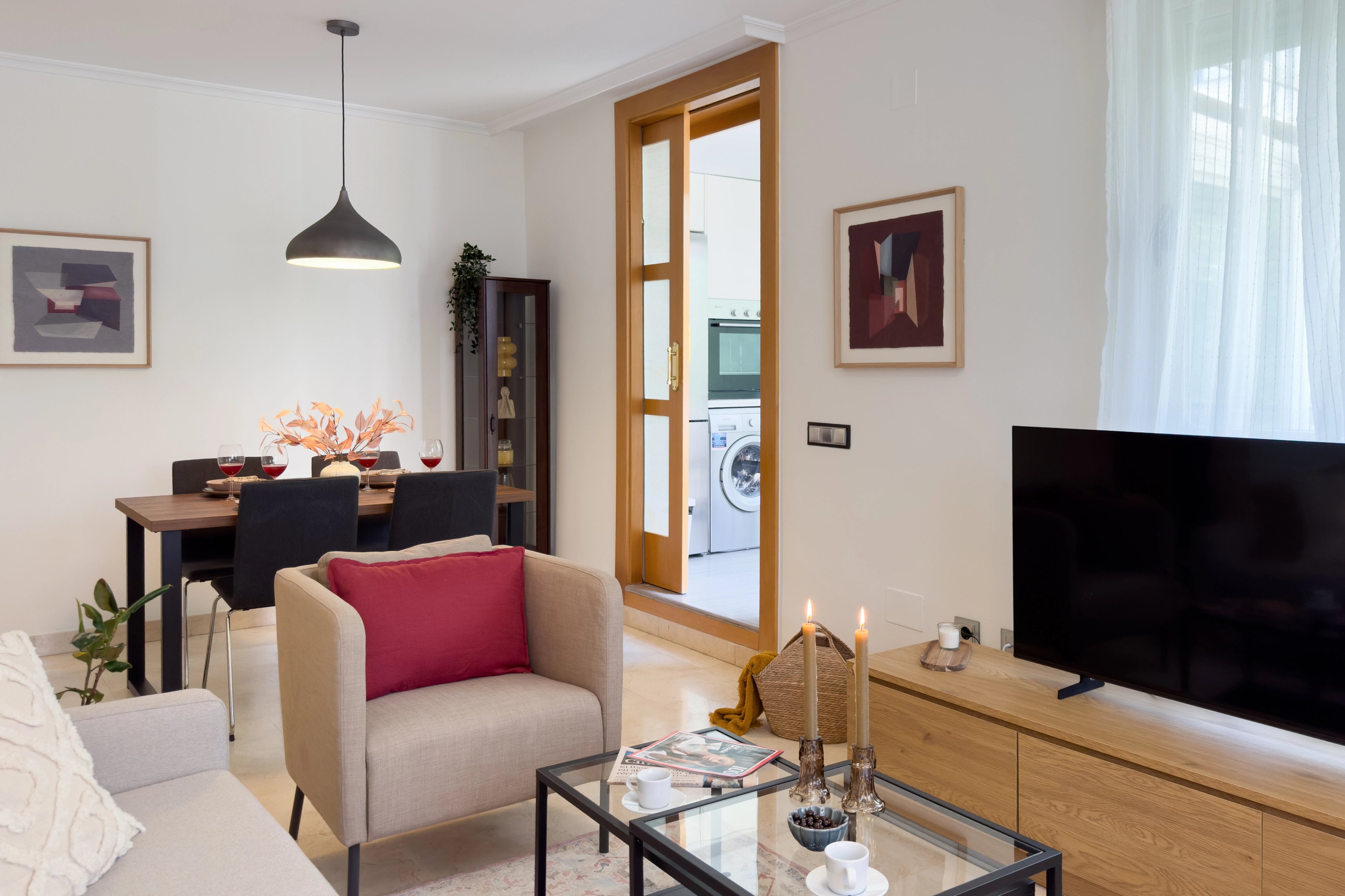 NESTIC - URUMEA - Salón Apartamento amueblado con servicios