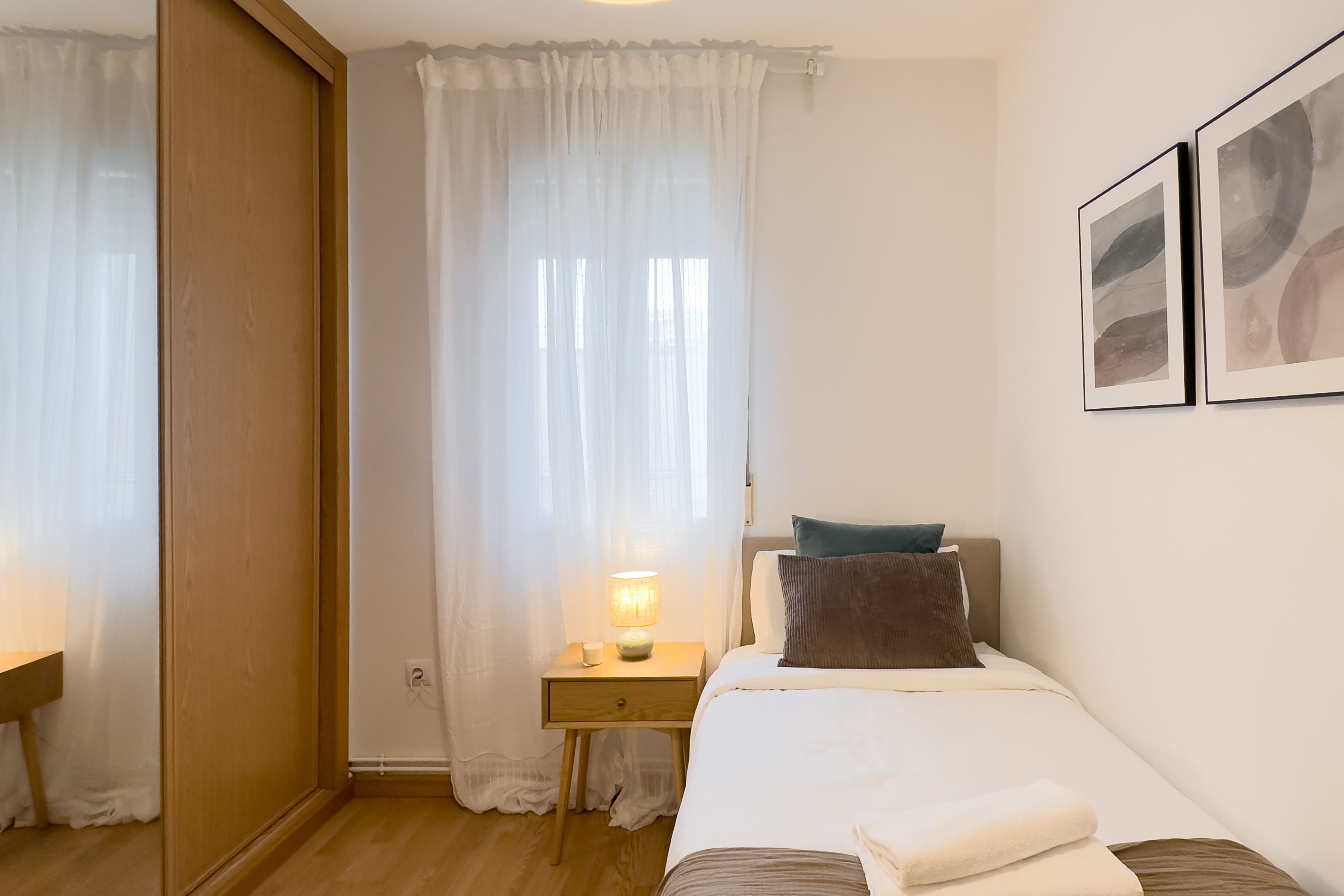 NESTIC - MERLO - Dormitorio Apartamento amueblado con servicios