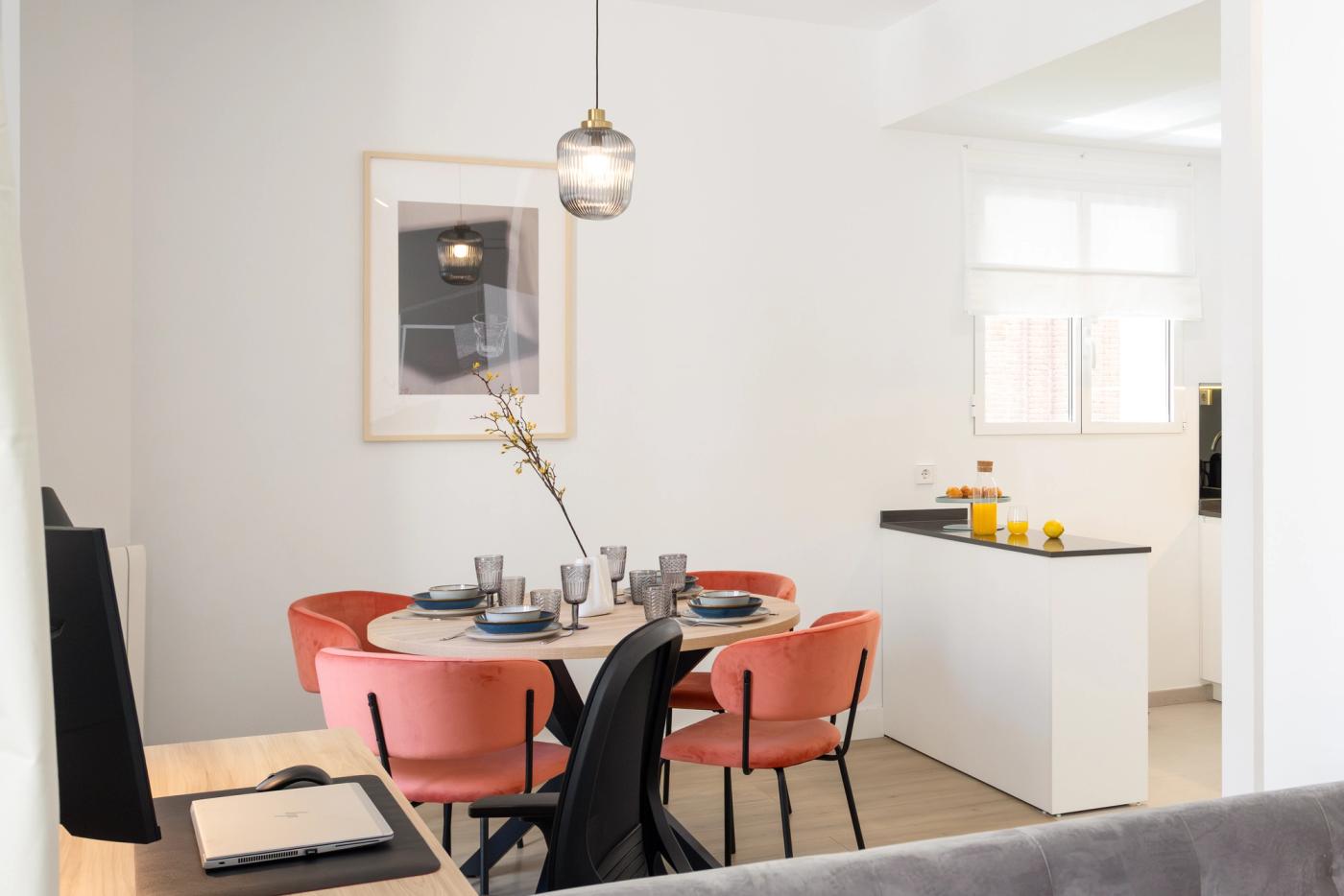 NESTIC - ACLA - Dining room fully furnished apartment