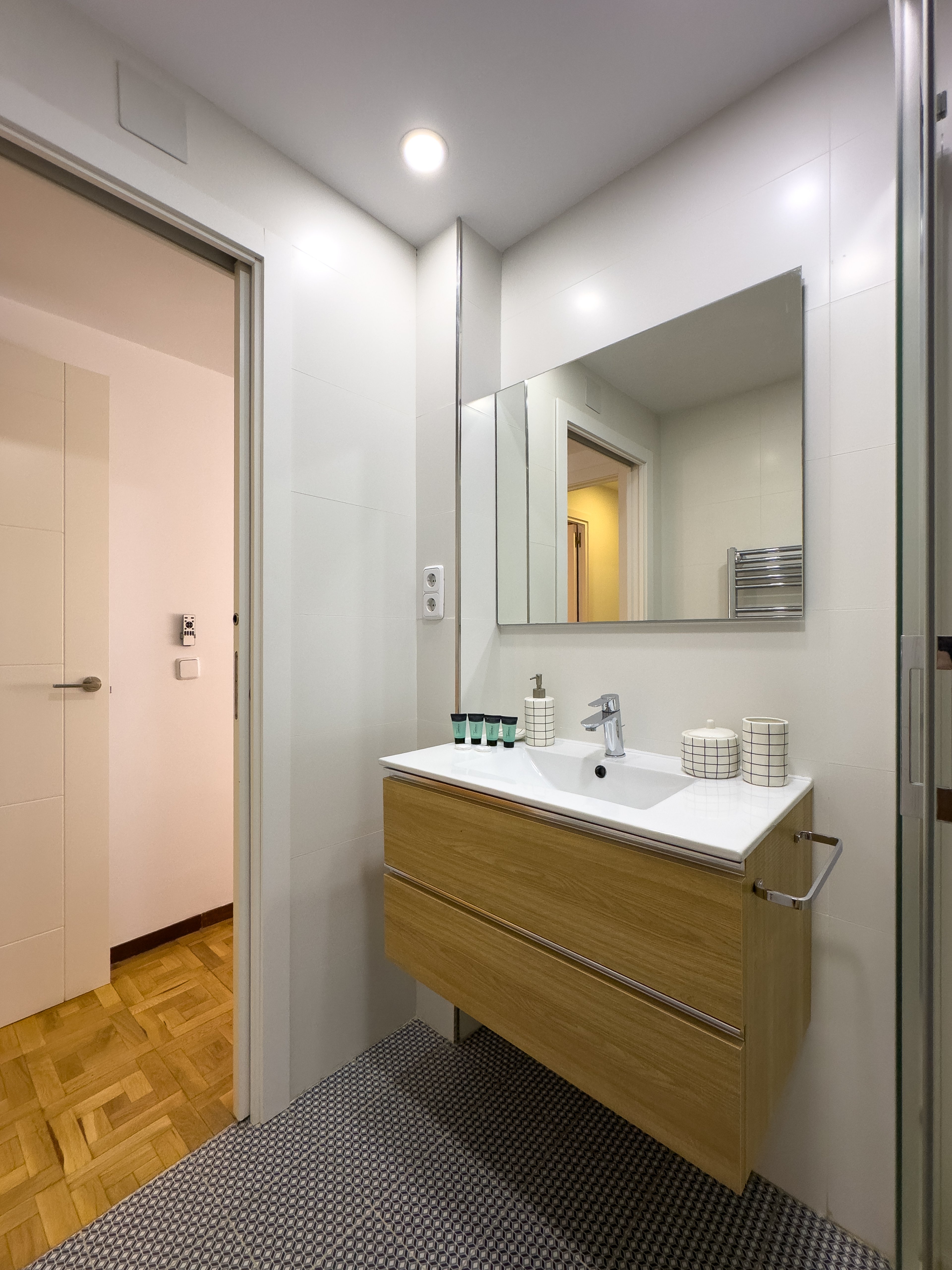 NESTIC - VILLAR - Bathroom 3 Furnished apartment with services