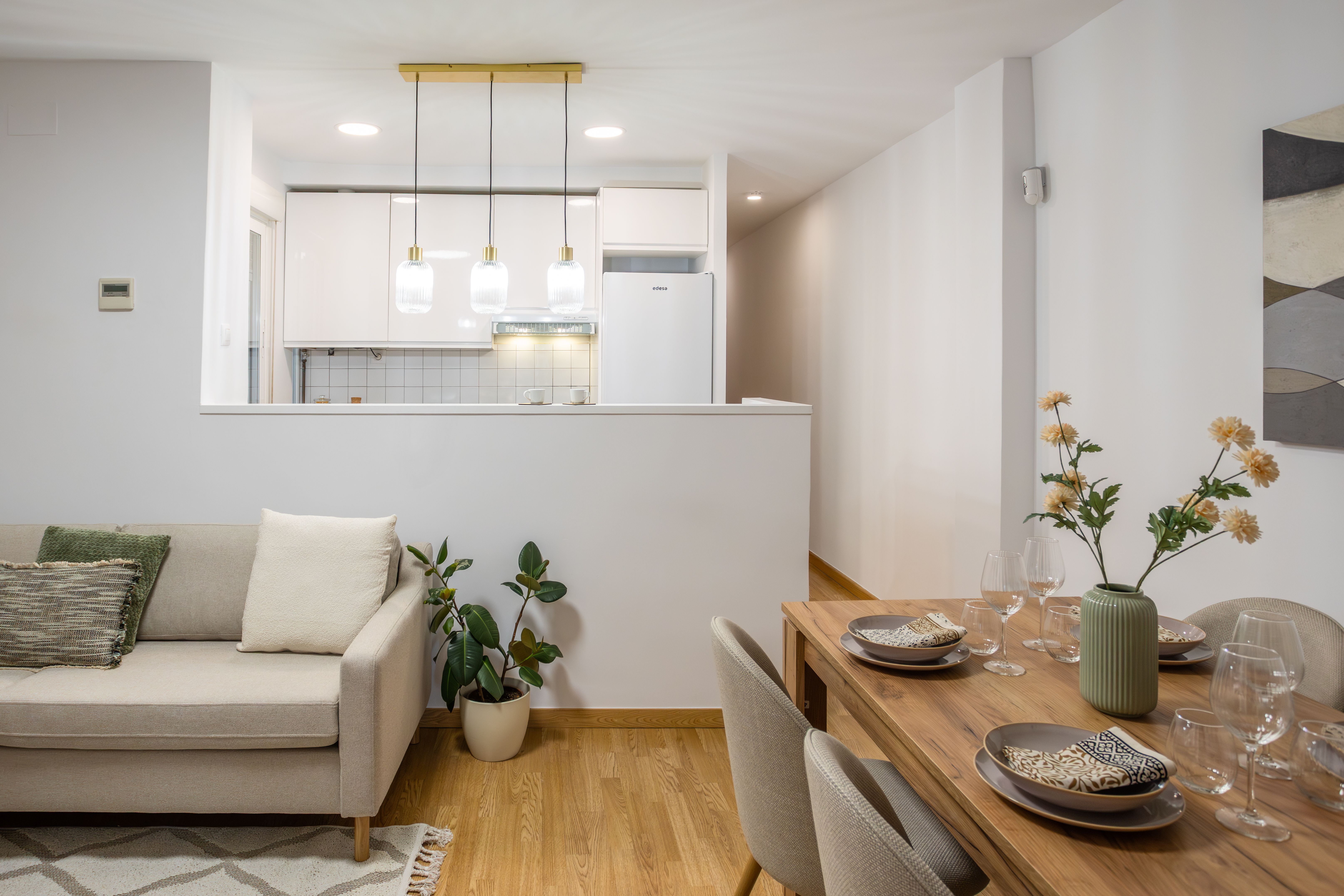 NESTIC - MERLO - Salón Apartamento amueblado con servicios