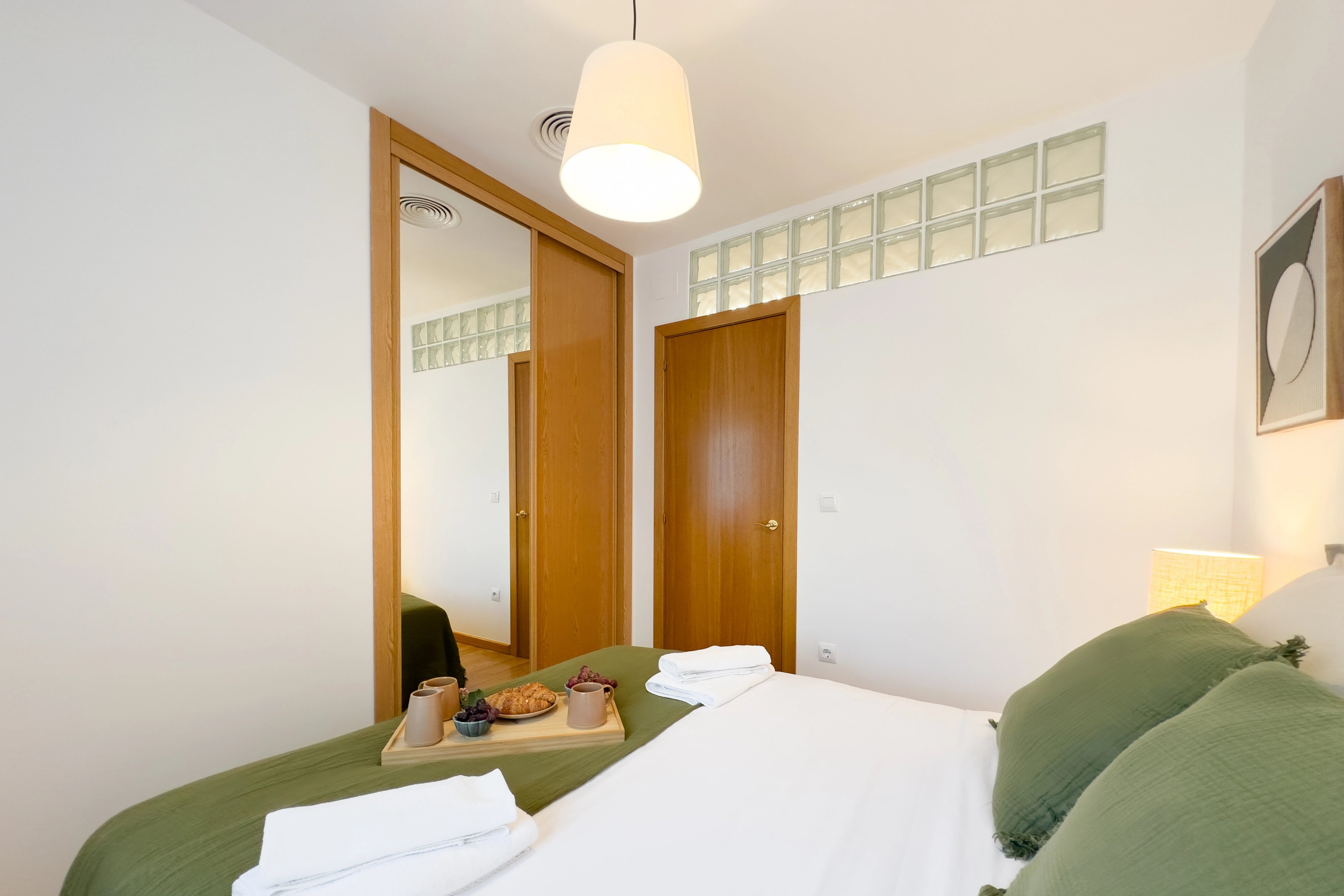 NESTIC - MERLO - Dormitorio Apartamento amueblado con servicios
