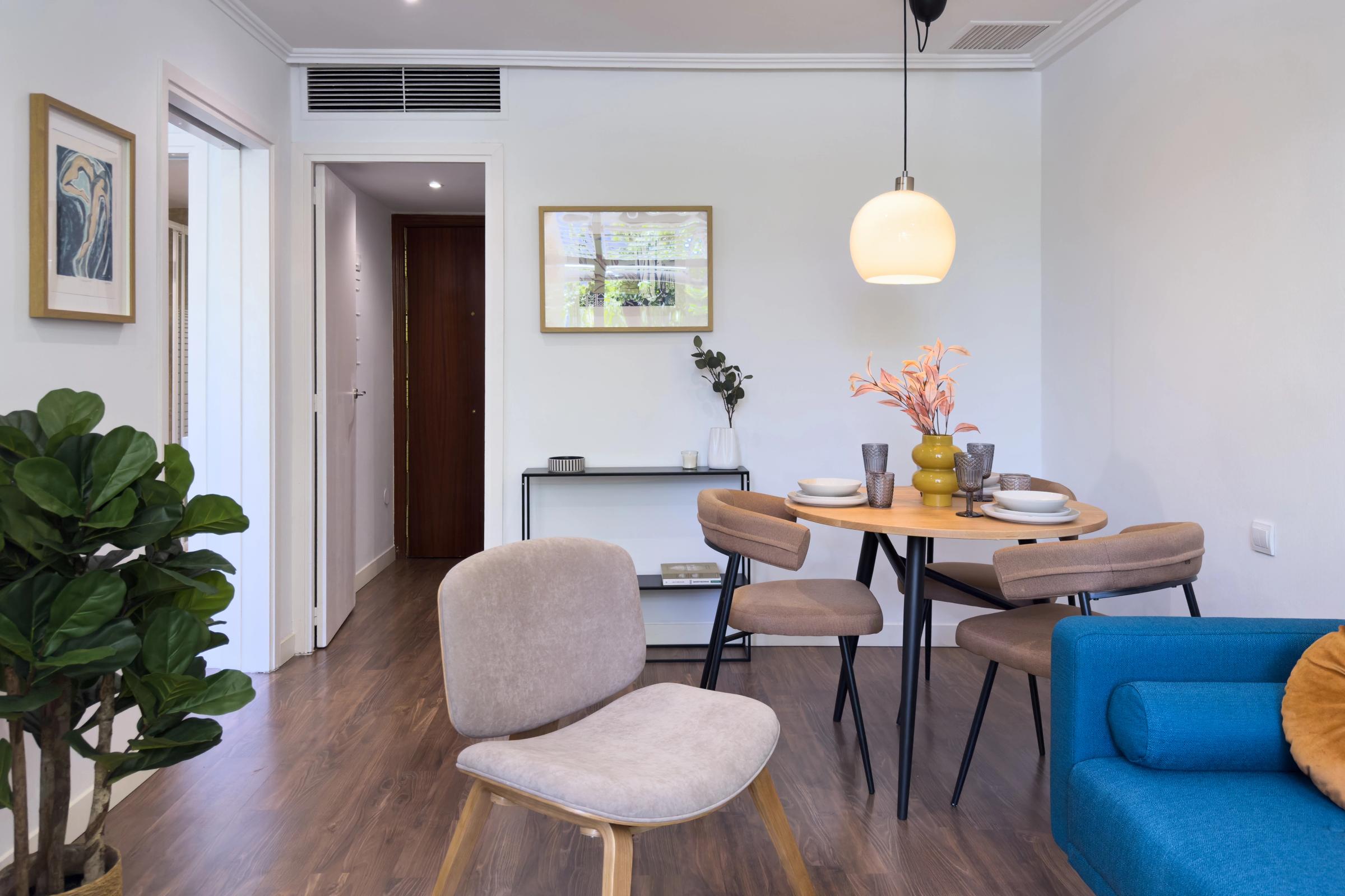 NESTIC - DARIEN - Living rooms fully furnished apartment