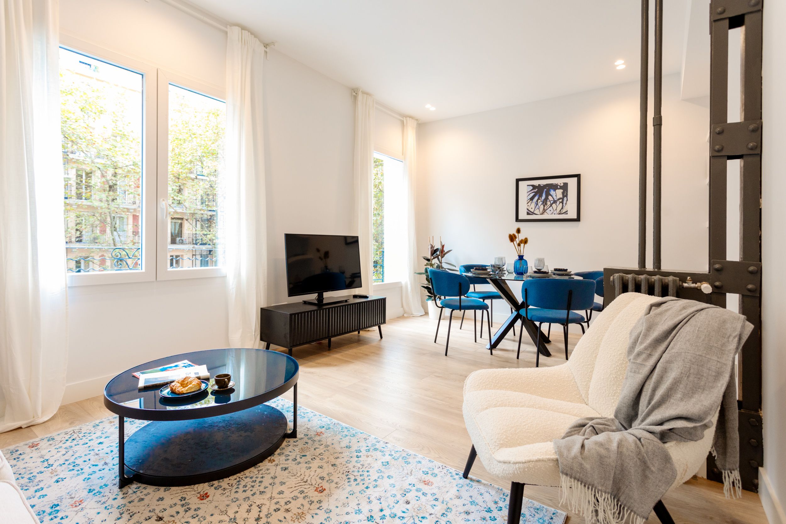 NESTIC - MENINA - Salón amueblado apartamento con servicios