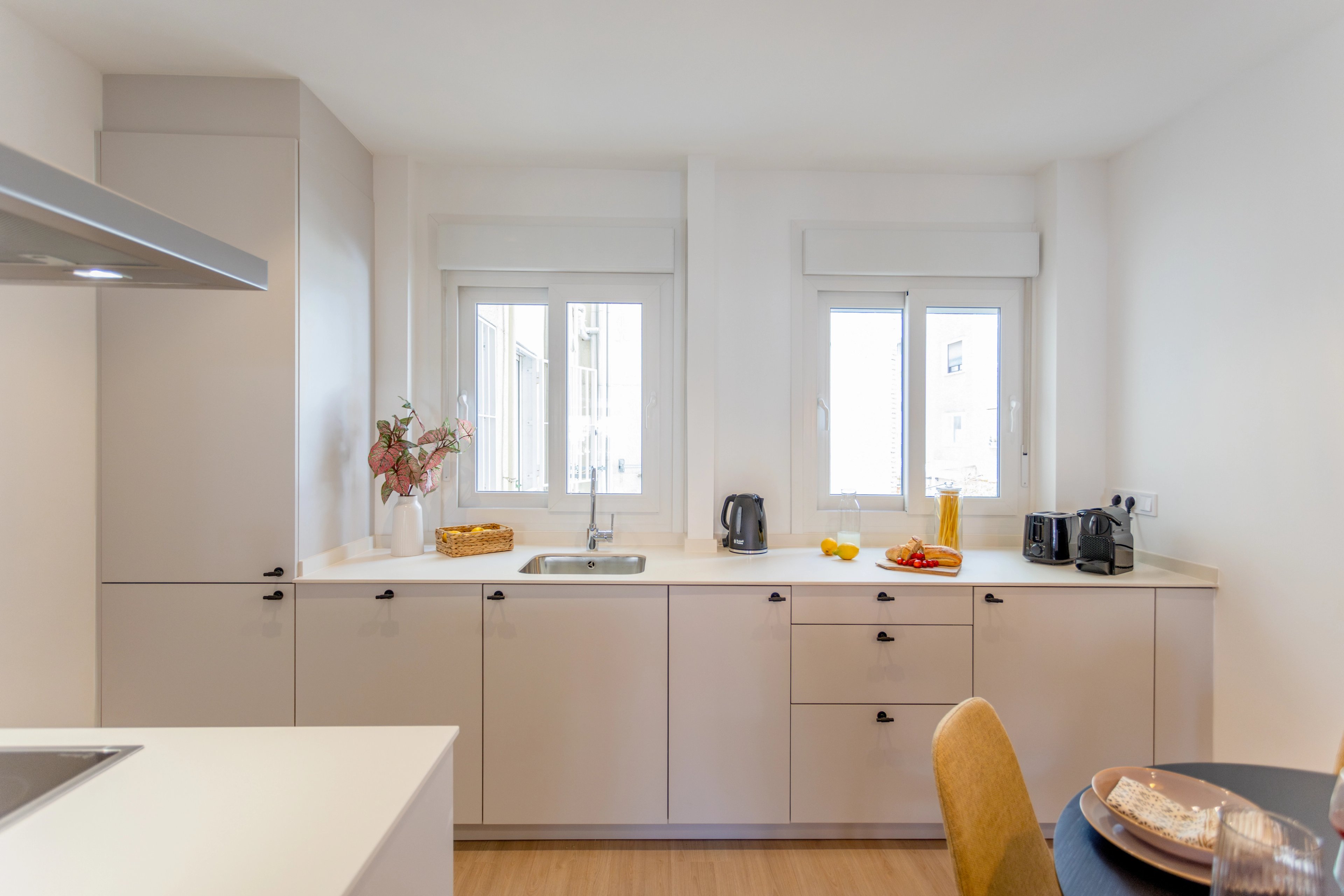 NESTIC - TINEO - Kitchen Furnished apartment with services