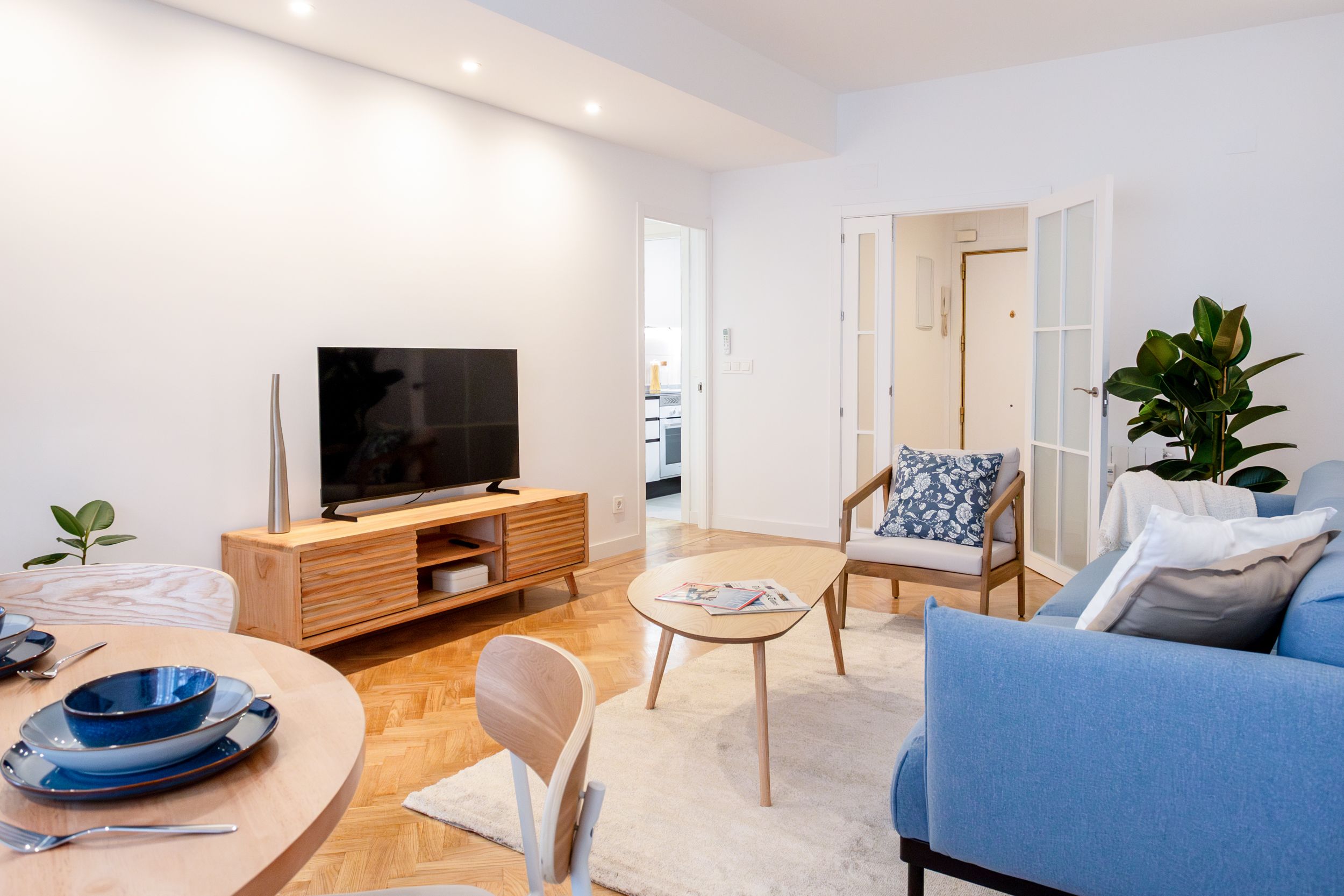 NESTIC - CLARAVAL - Salón amueblado apartamento con servicios