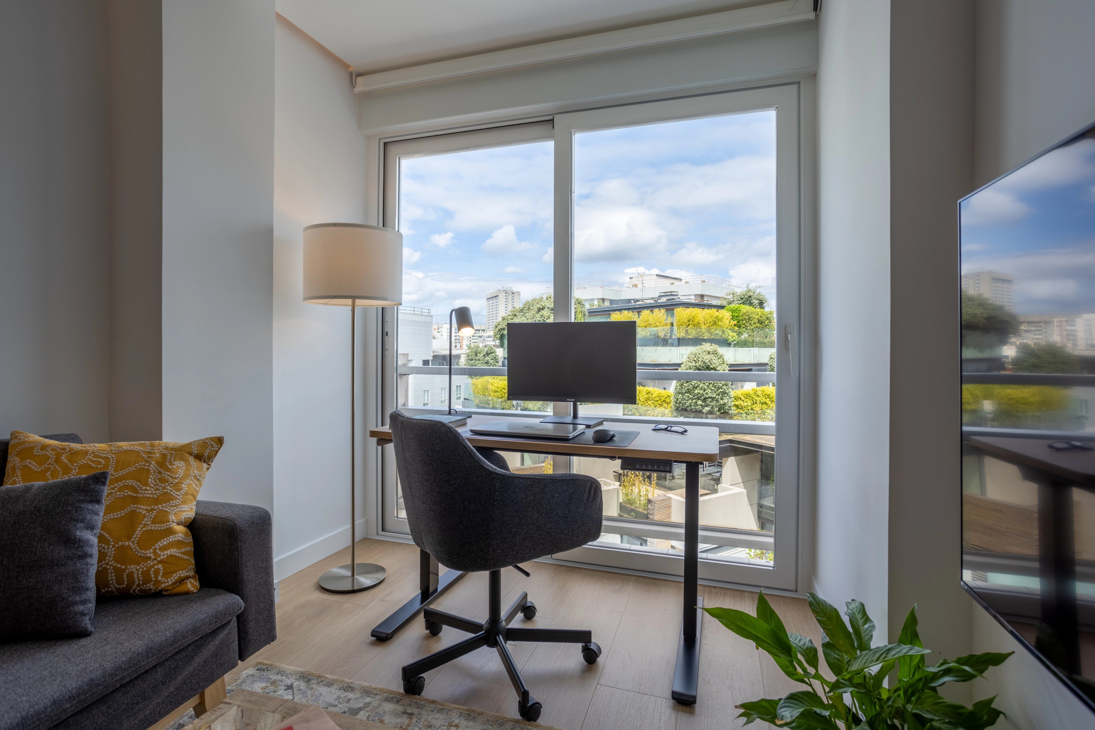 NESTIC - TAINO - Zona de trabajo Apartamento amueblado con servicios