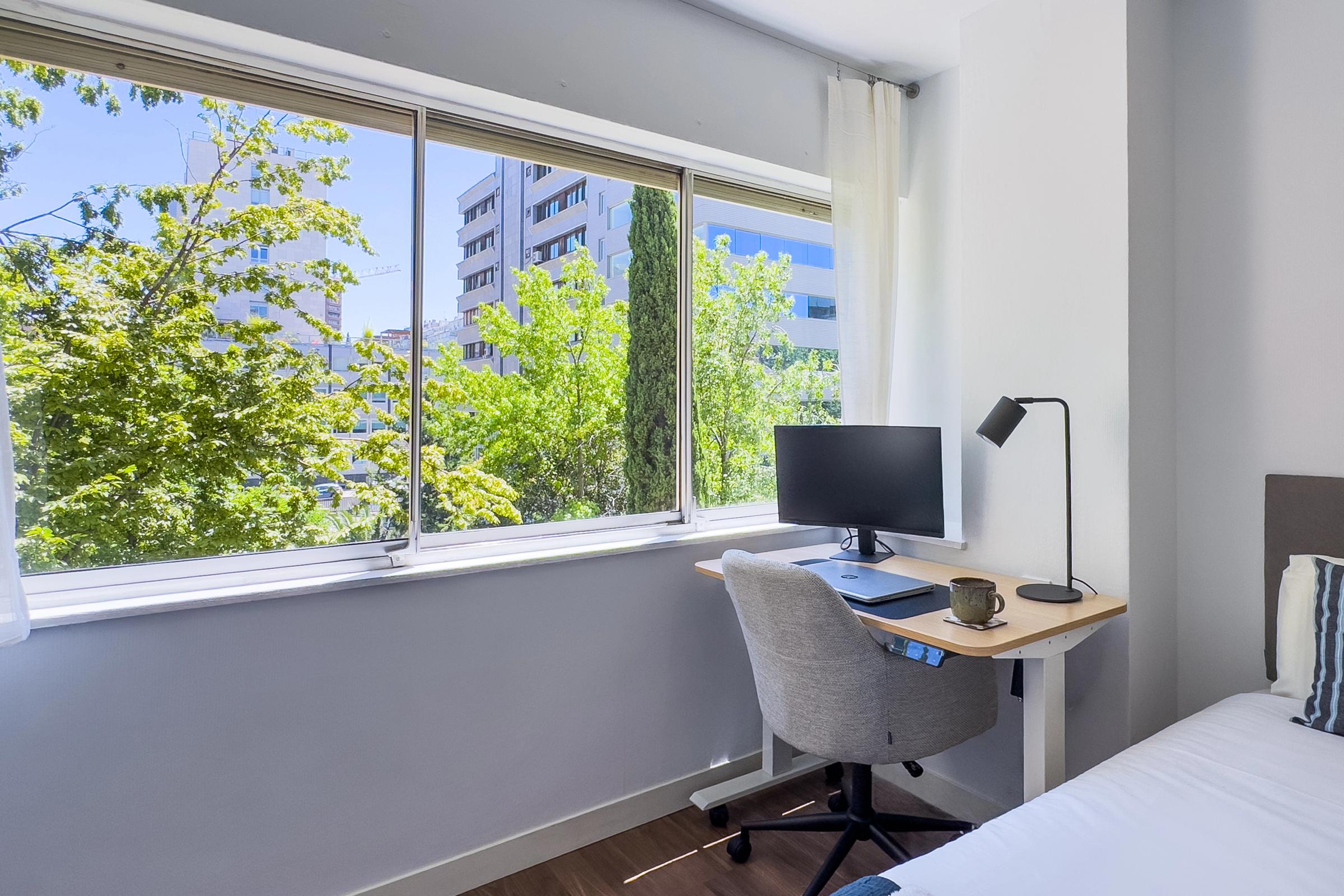 NESTIC - DARIEN - Office area fully furnished apartment