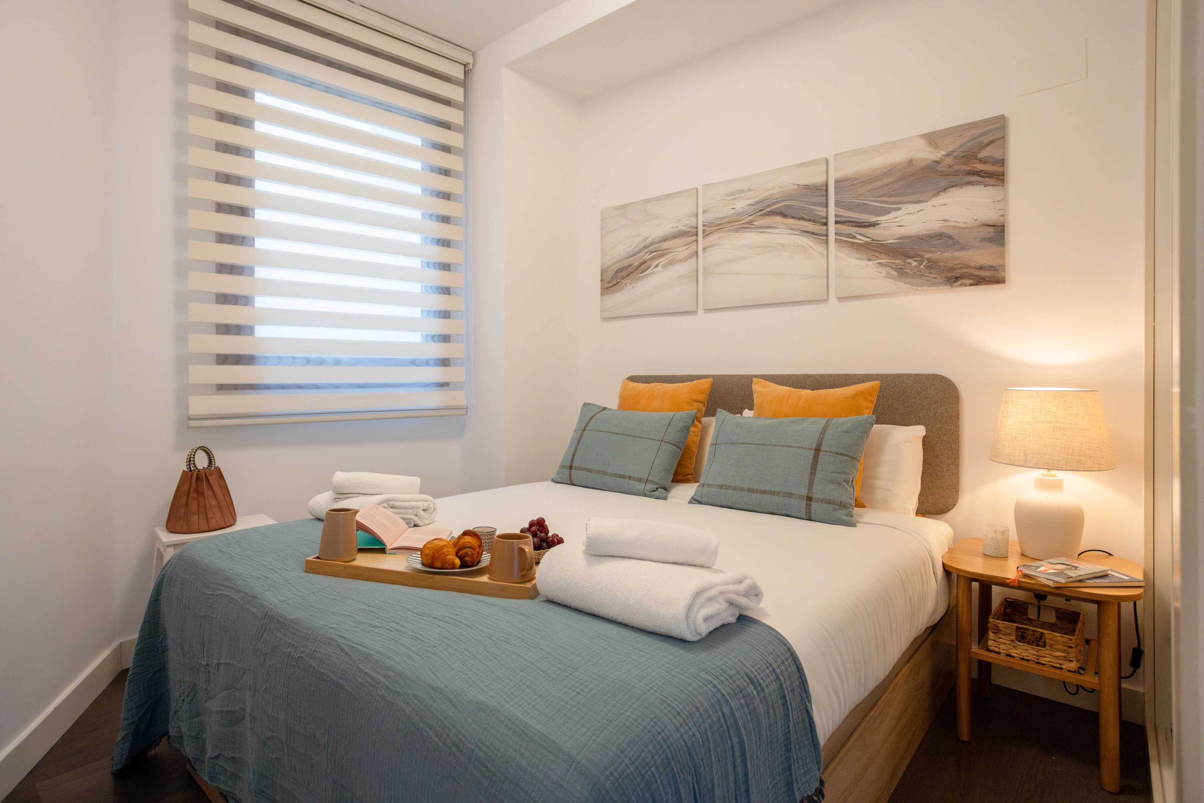 NESTIC - BERIAIN - Dormitorio Apartamento amueblado con servicios
