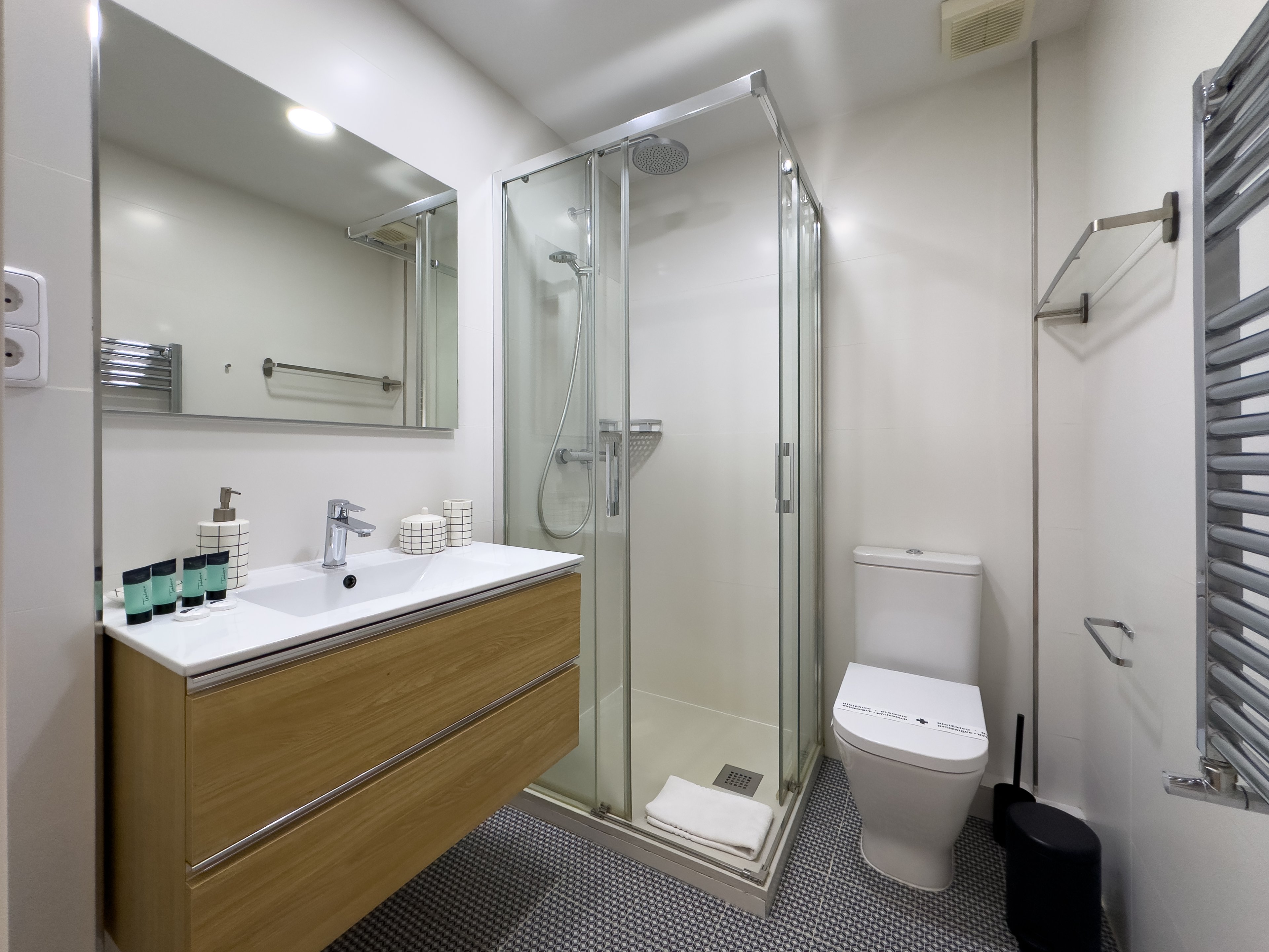 NESTIC - VILLAR - Bathroom 3 Furnished apartment with services
