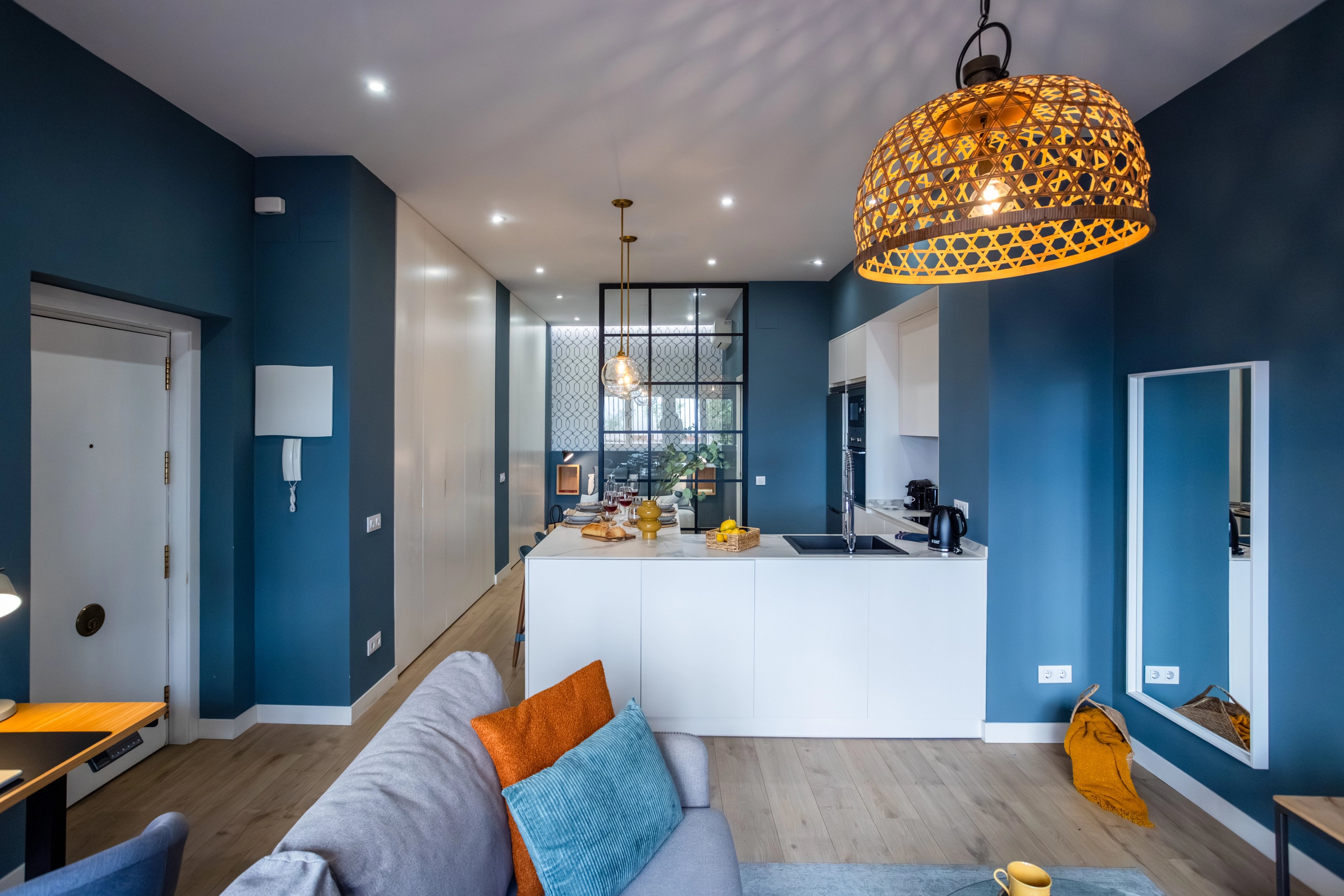 NESTIC - MENESES - Salón Apartamento amueblado con servicios