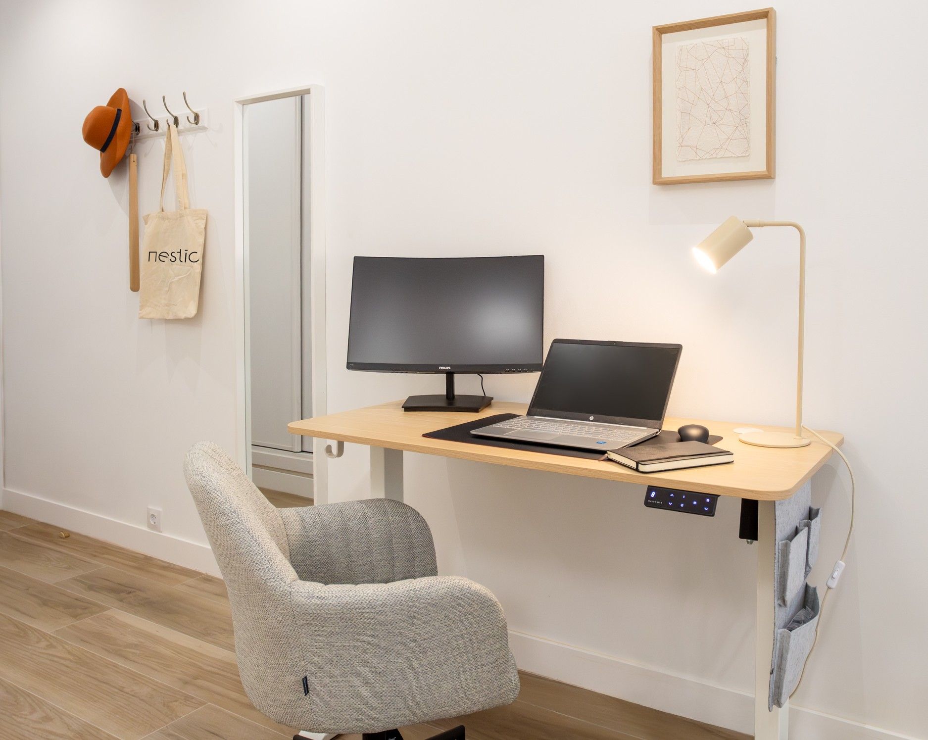 NESTIC - BARCINO - Zona de trabajo apartamento con servicios