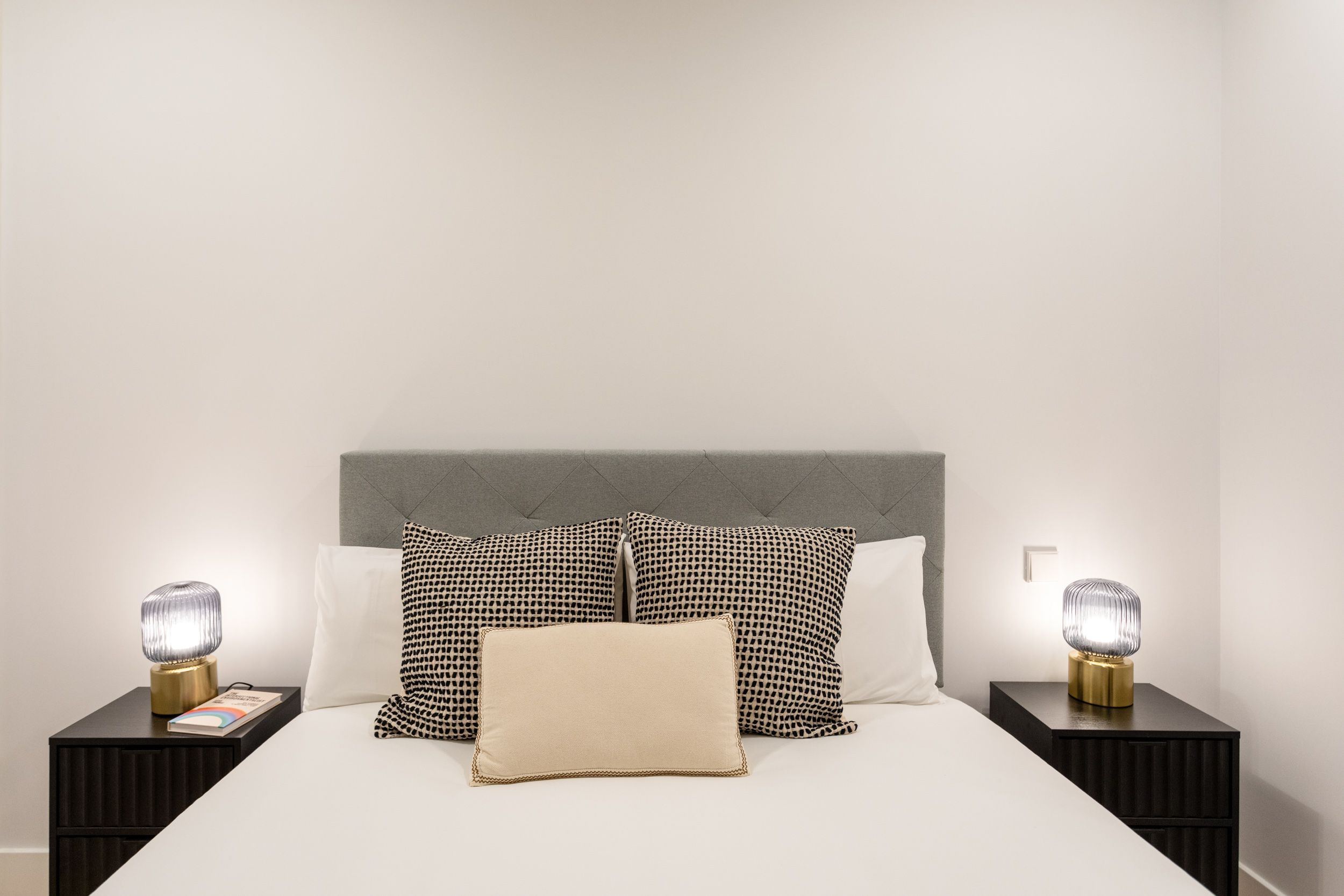 NESTIC - MENINA - Dormitorio apartamento amueblado con servicios