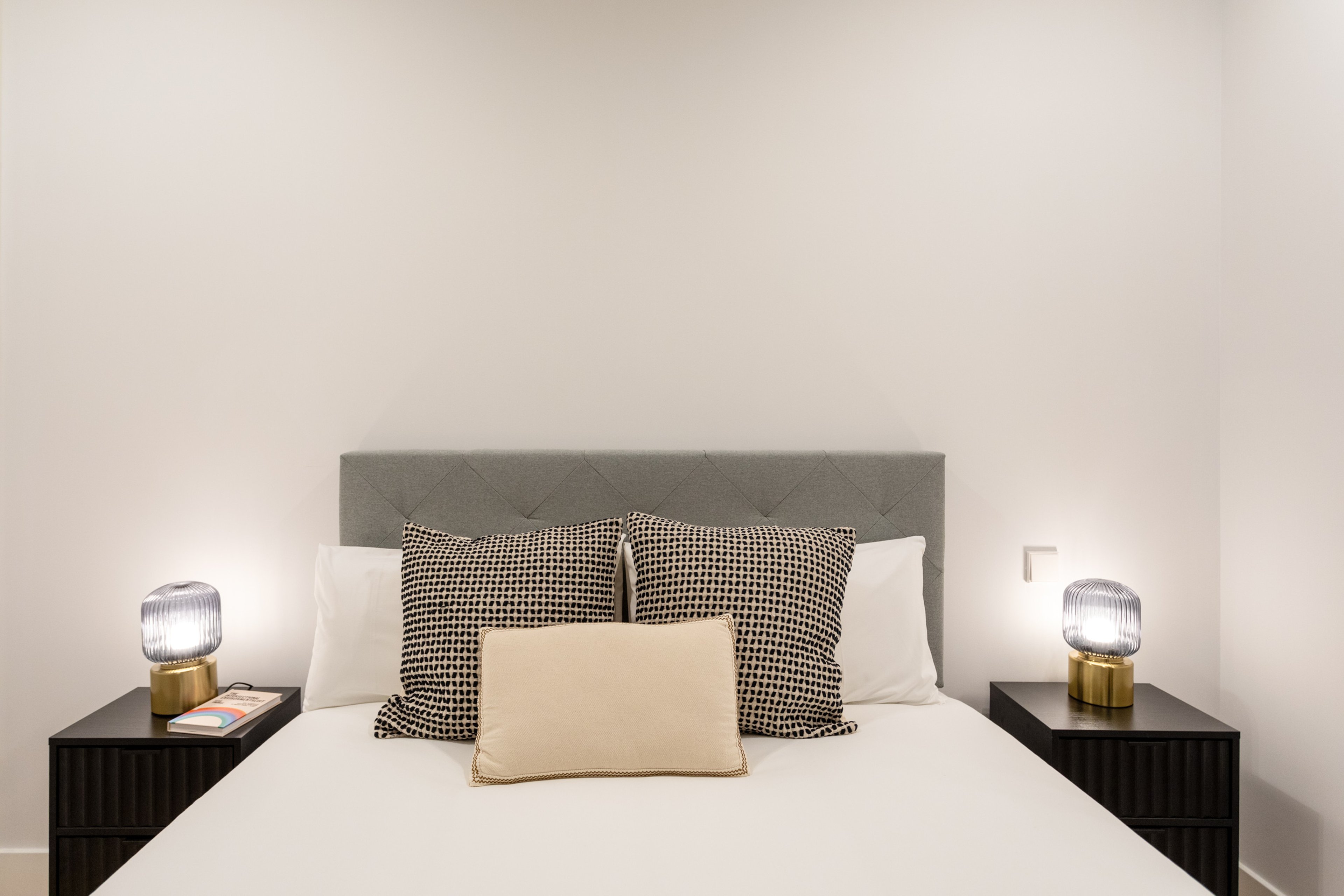NESTIC - MENINA - Dormitorio apartamento amueblado con servicios