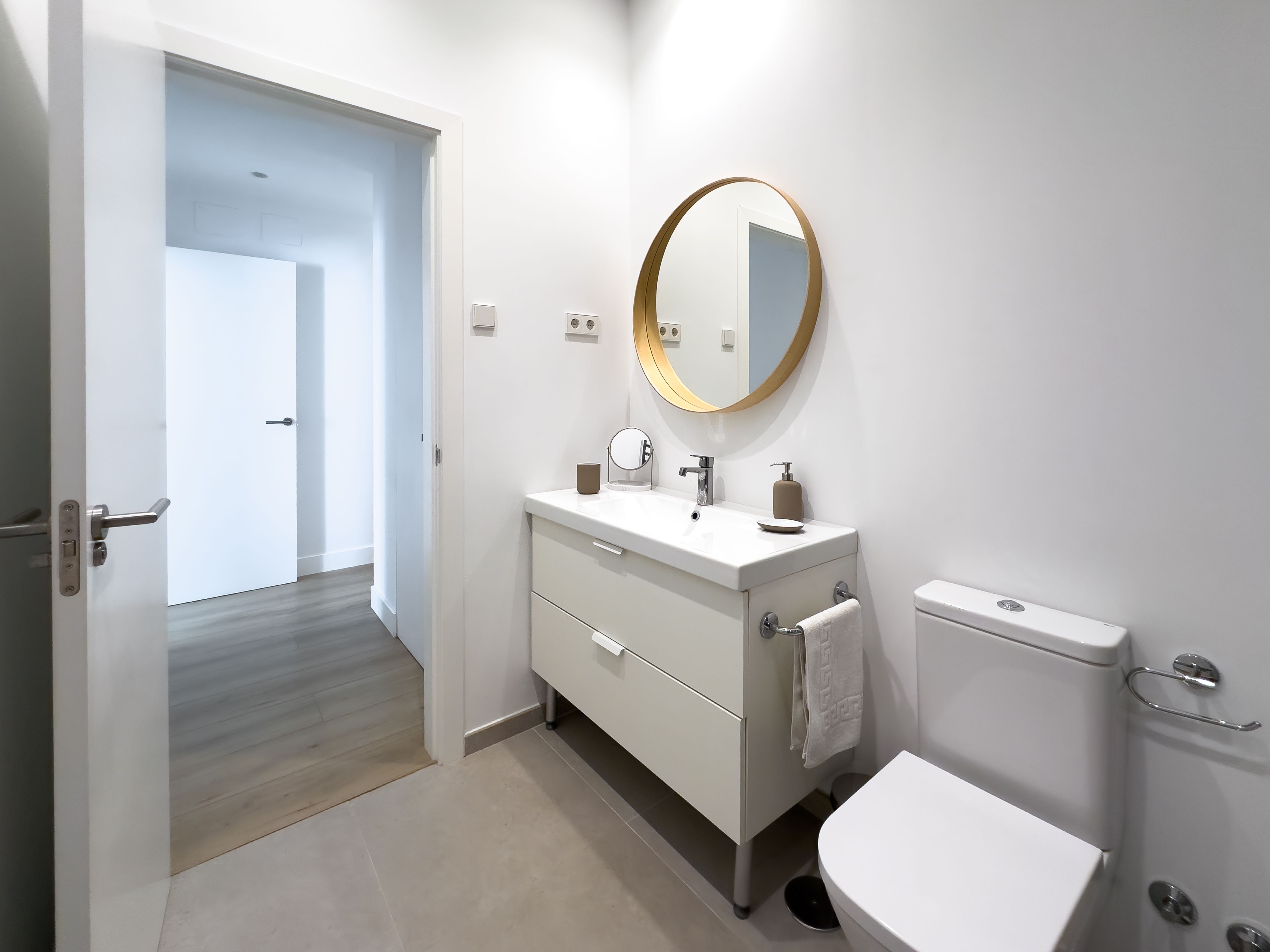 NESTIC - ACLA - Baño apartamento amueblado