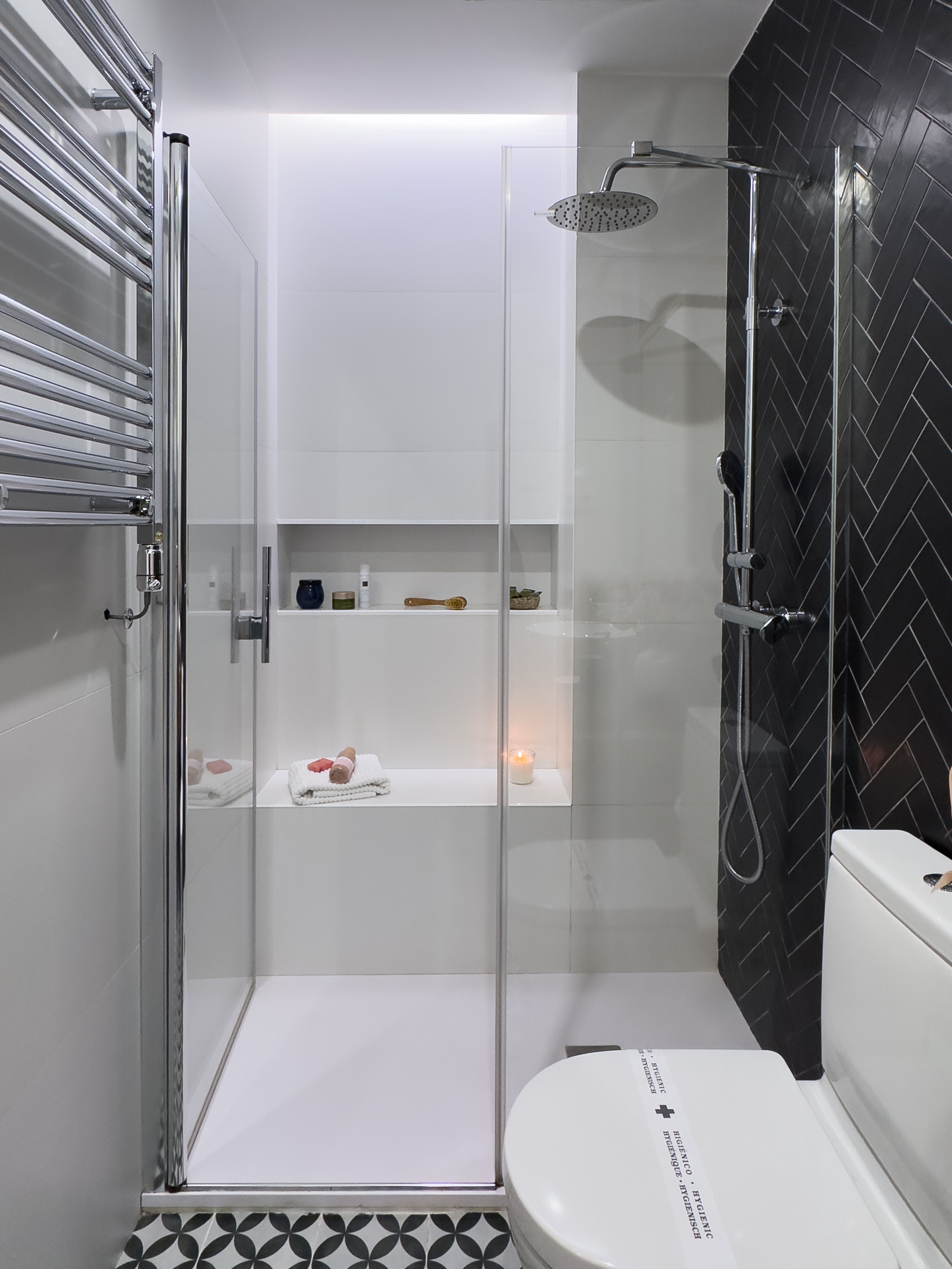 NESTIC - MENESES - Baño Apartamento amueblado con servicios
