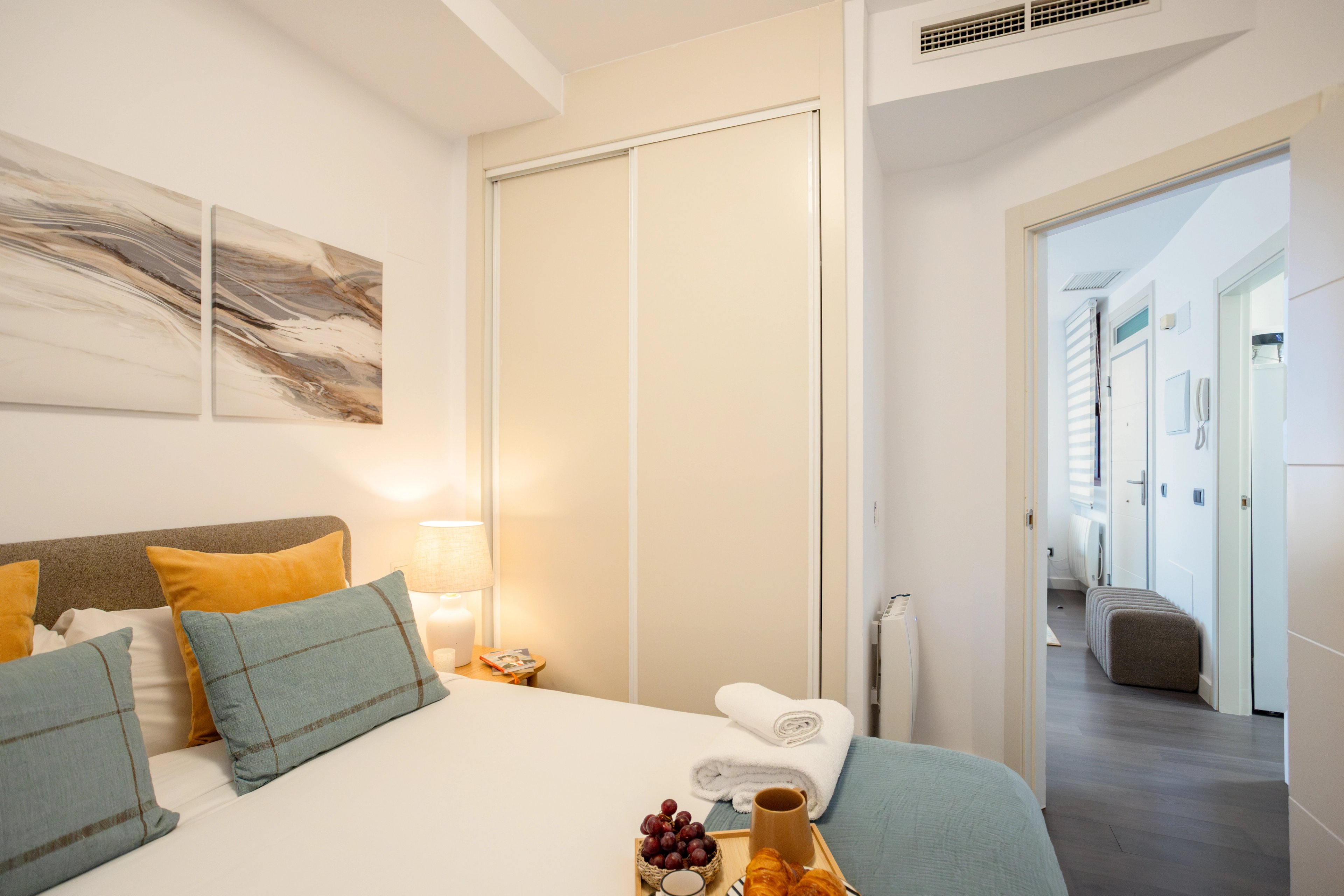 NESTIC - BERIAIN - Dormitorio Apartamento amueblado con servicios