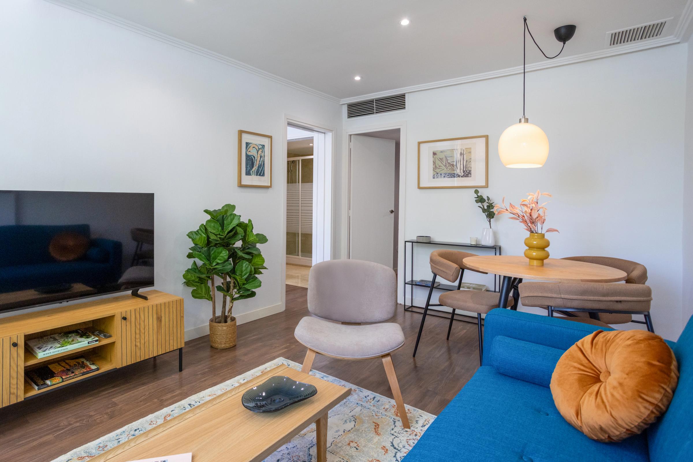 NESTIC - DARIEN - Living room fully furnished apartment