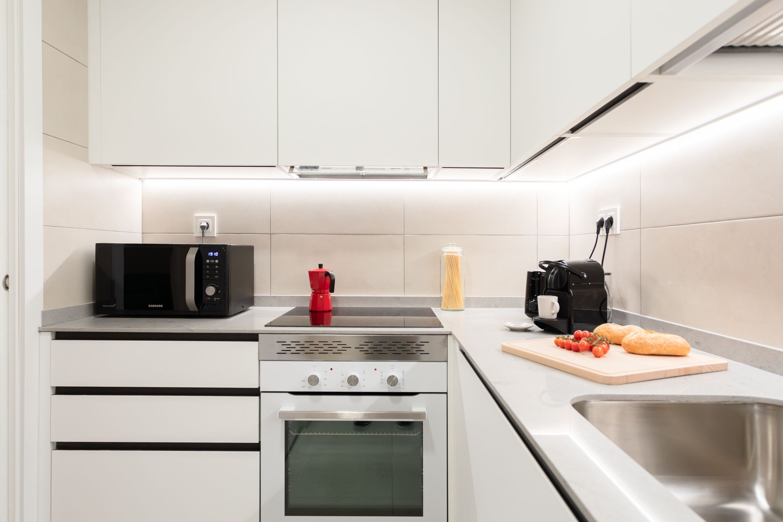 NESTIC - CLARAVAL - Cocina apartamento amueblado con servicios