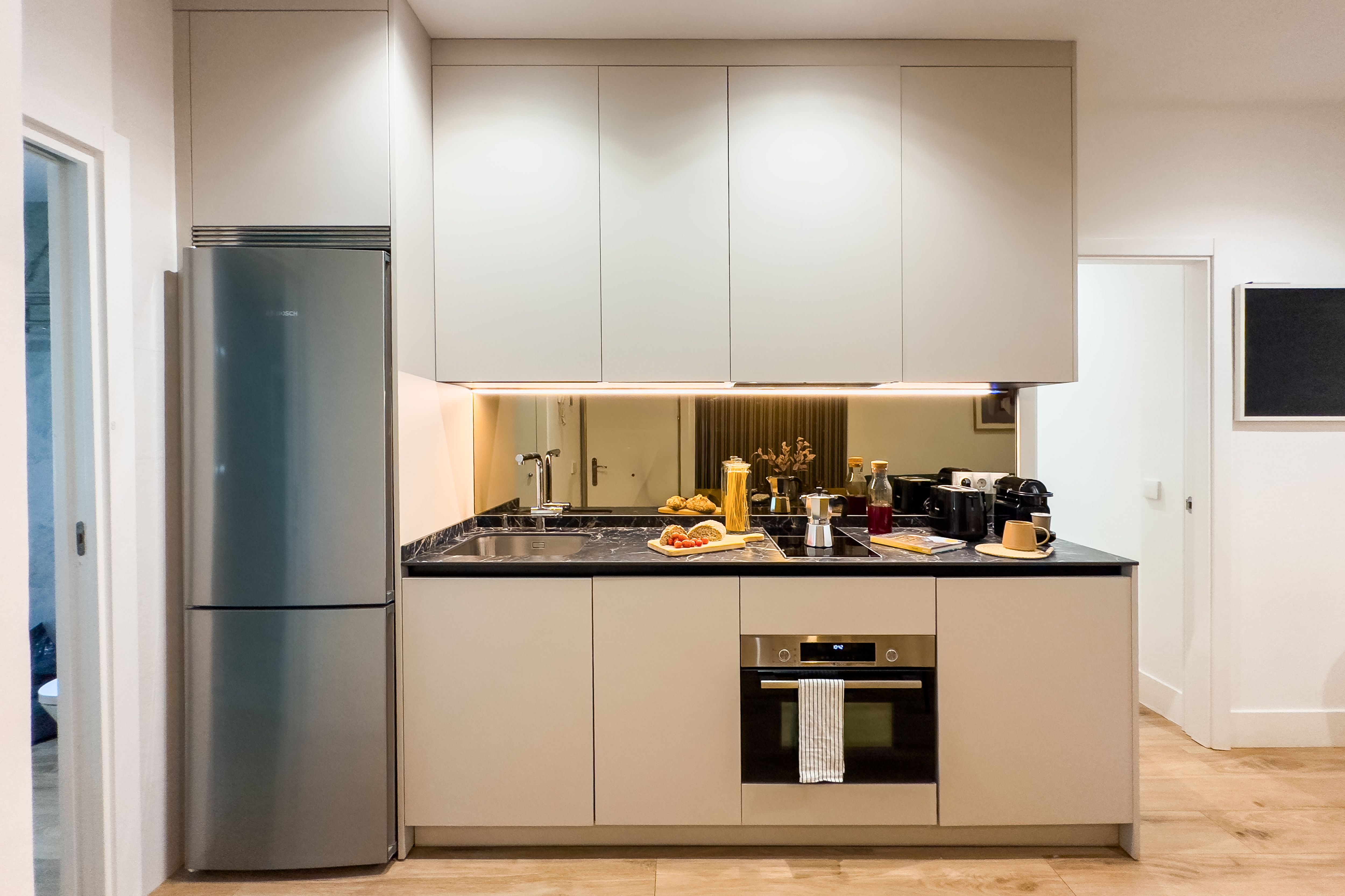 NESTIC - MOYANO - Cocina amueblada con servicios