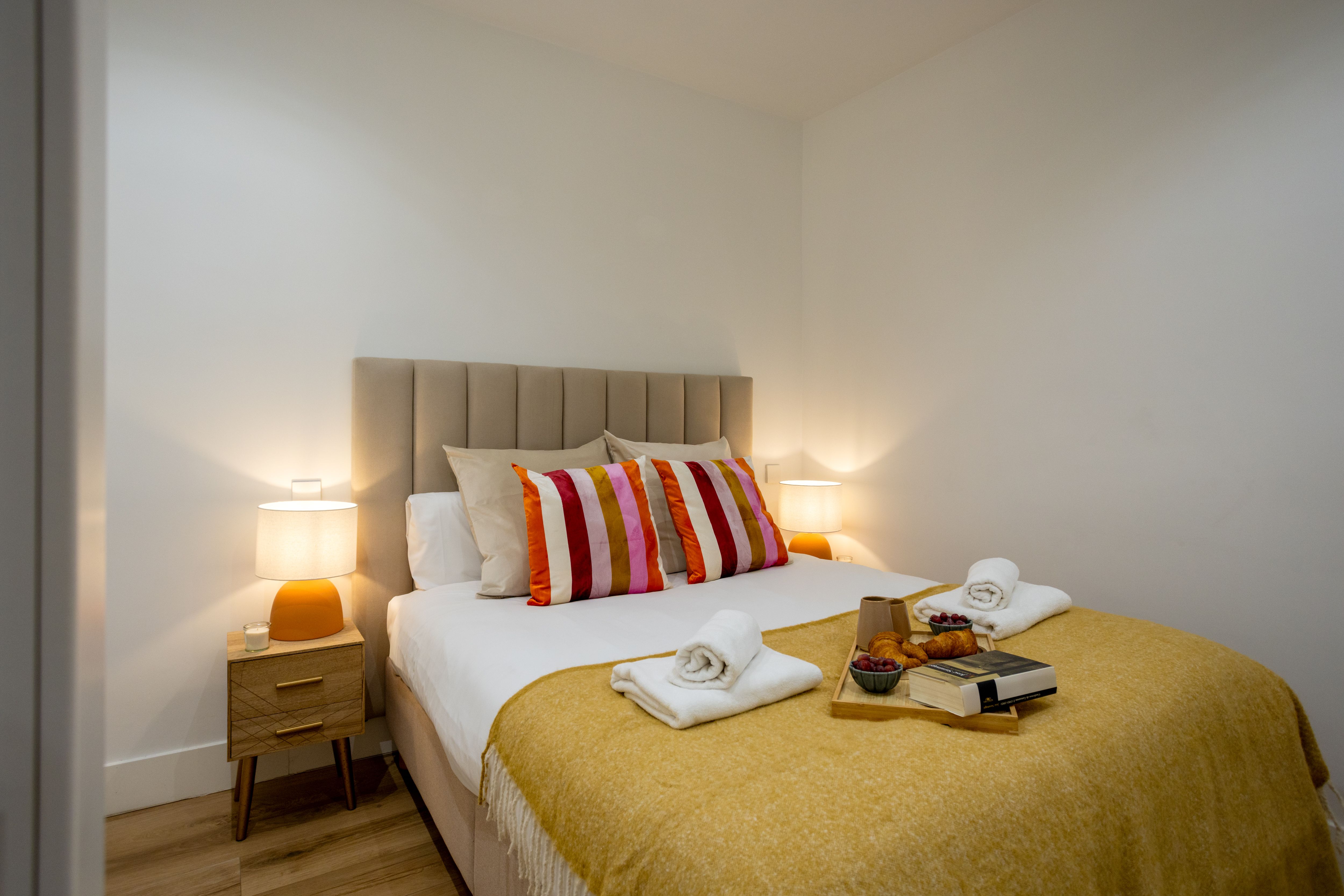 NESTIC - MOYANO - Dormitorio principal apartamento amueblado con servicios