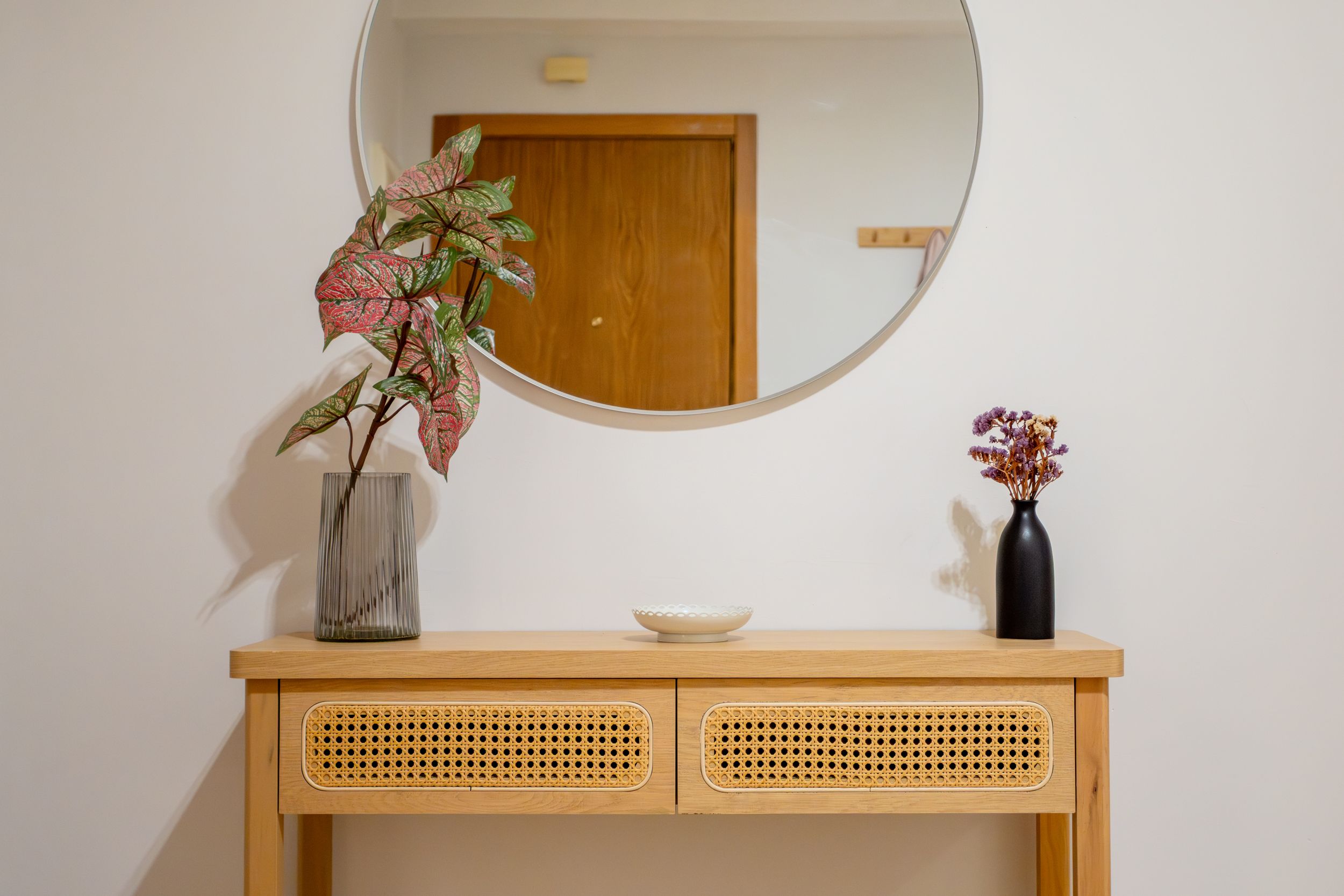 NESTIC - LIDIA - Entrada apartamento amueblado con servicios