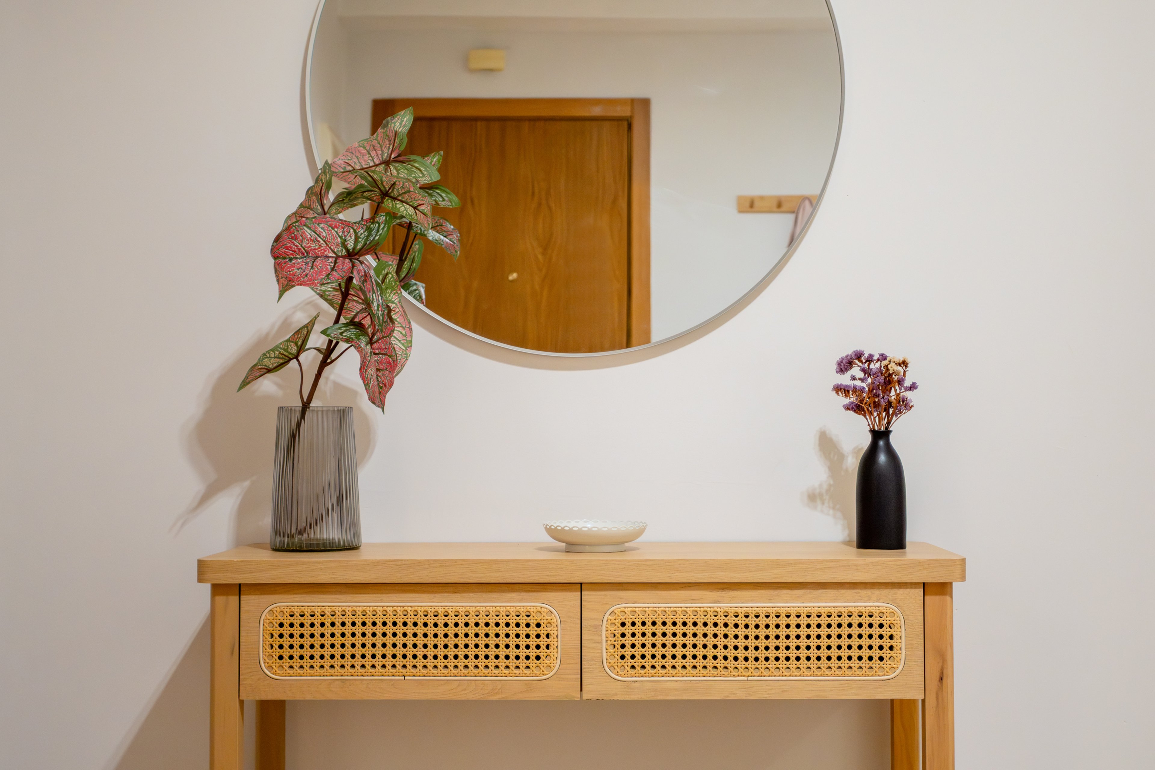 NESTIC - LIDIA - Entrada apartamento amueblado con servicios