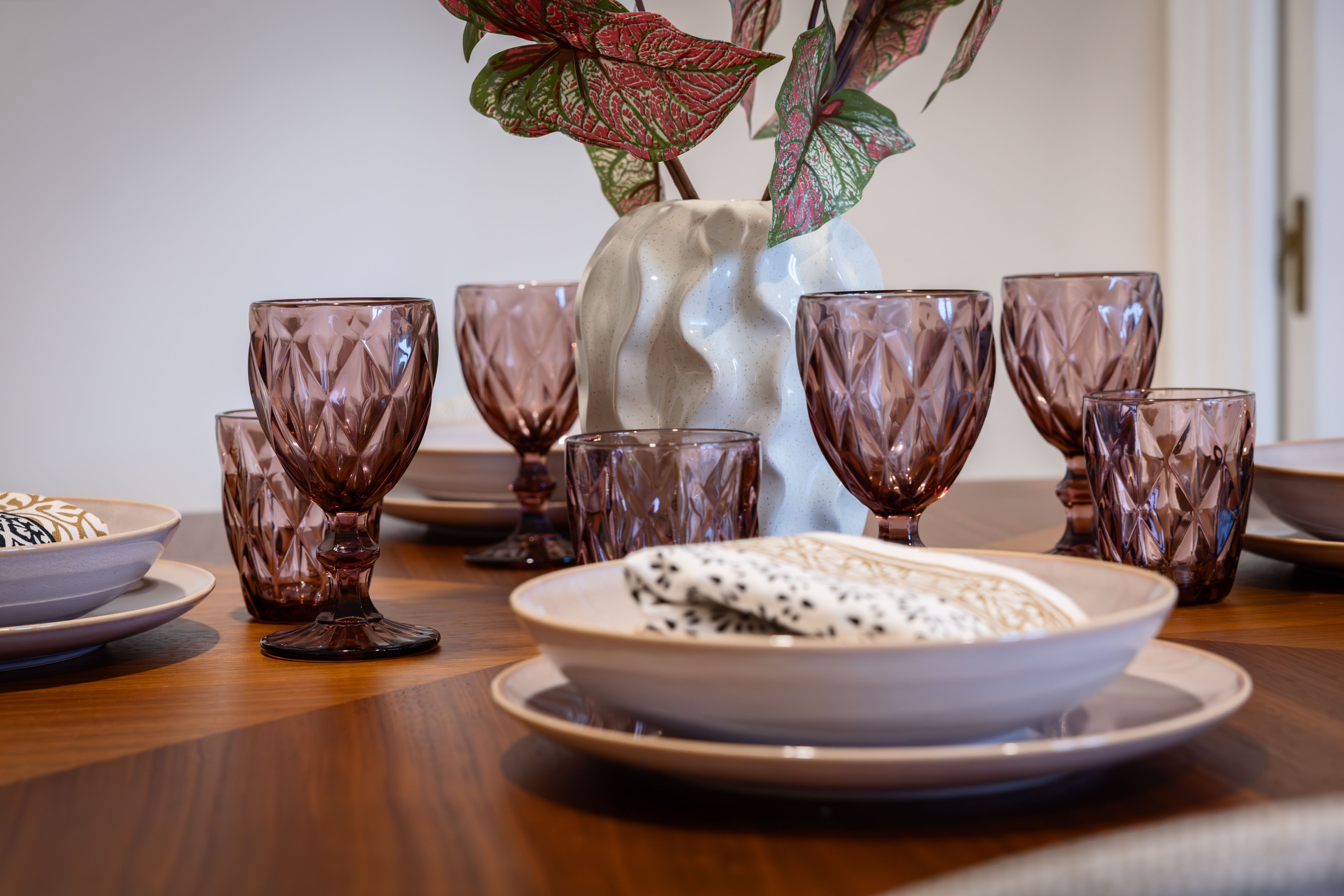 NESTIC - LANUZA - Comedor apartamento amueblado con servicios