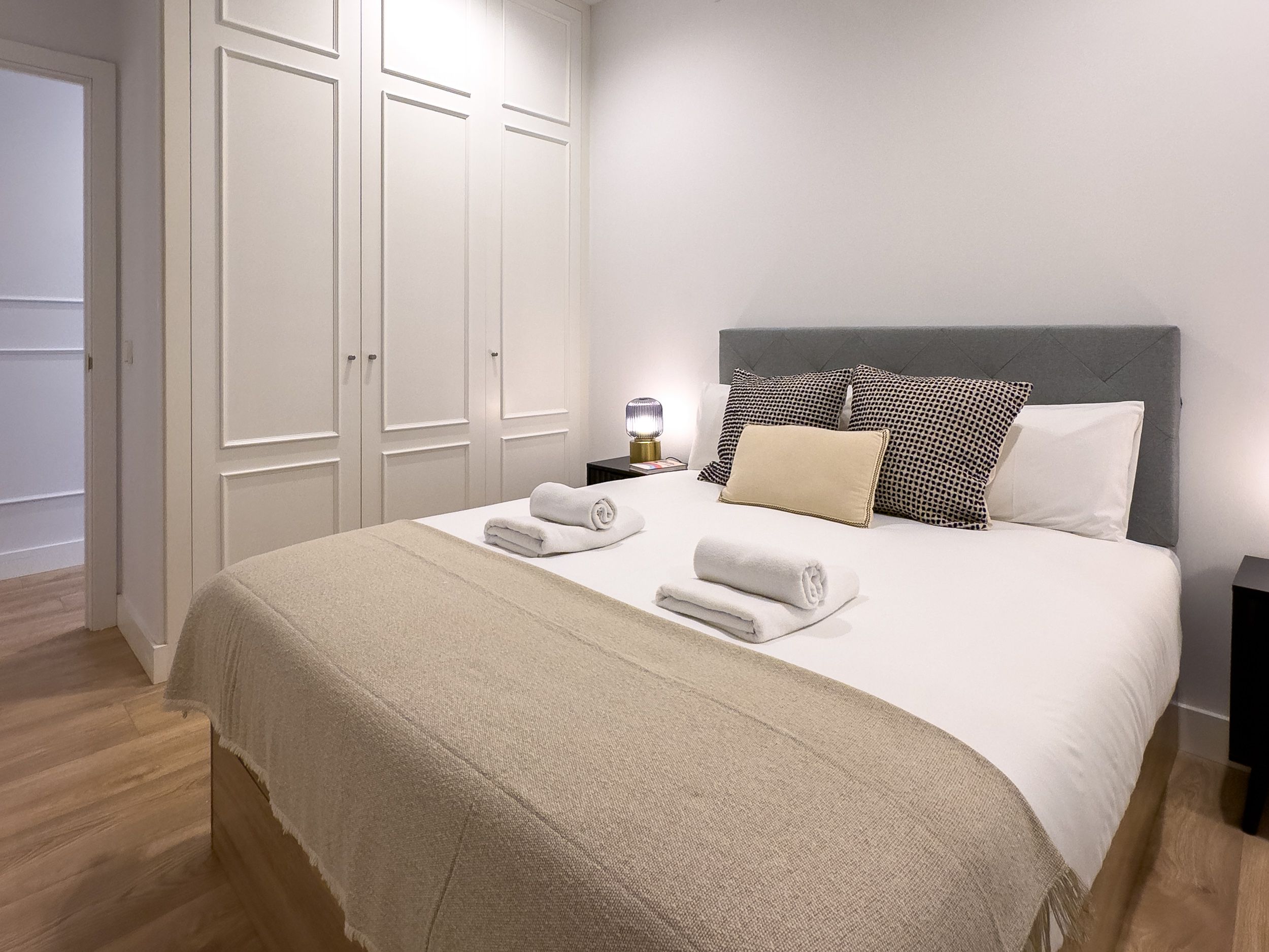 NESTIC - MENINA - Dormitorio apartamento amueblado con servicios