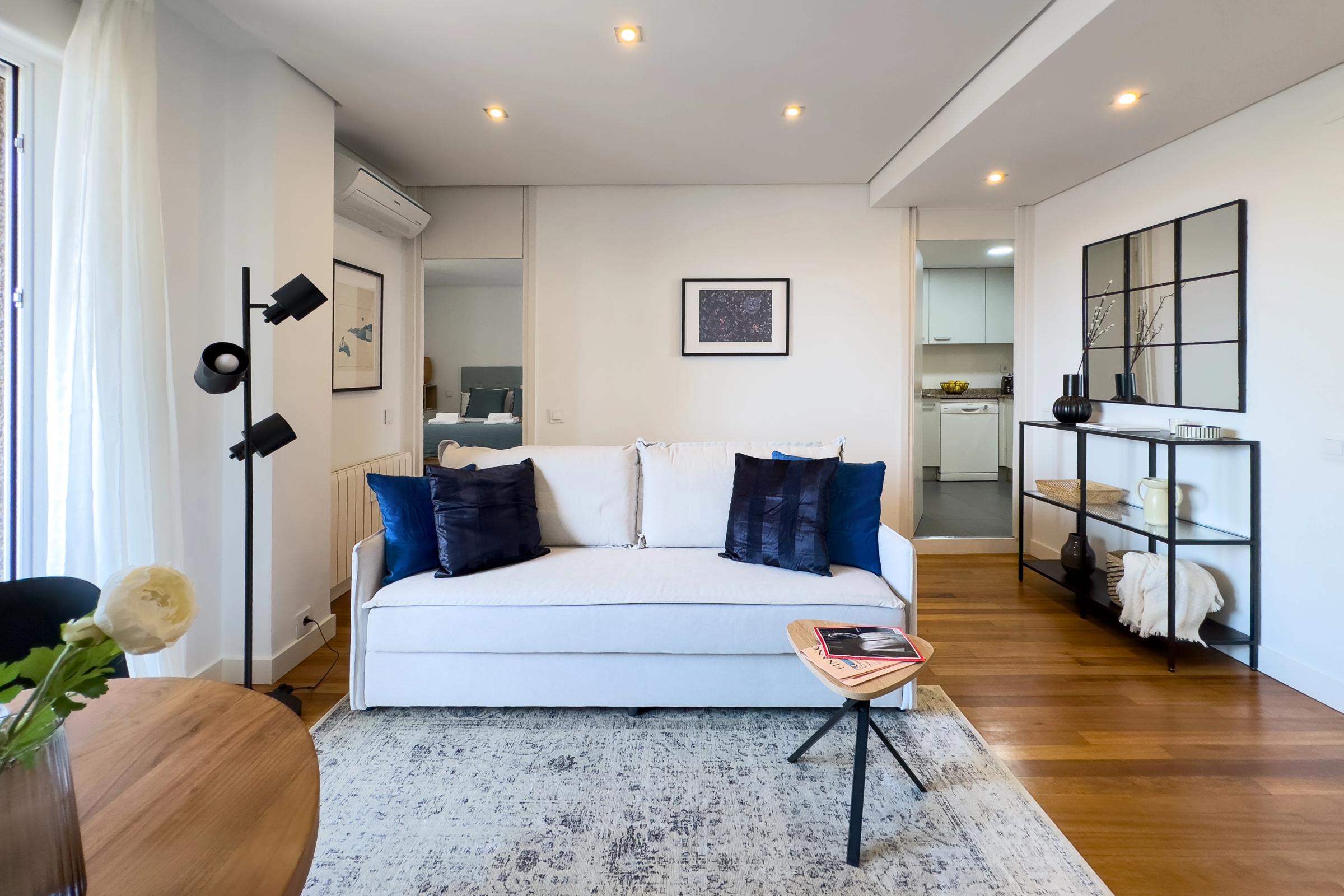 NESTIC - ALIAGA - Living rooms fully furnished apartment