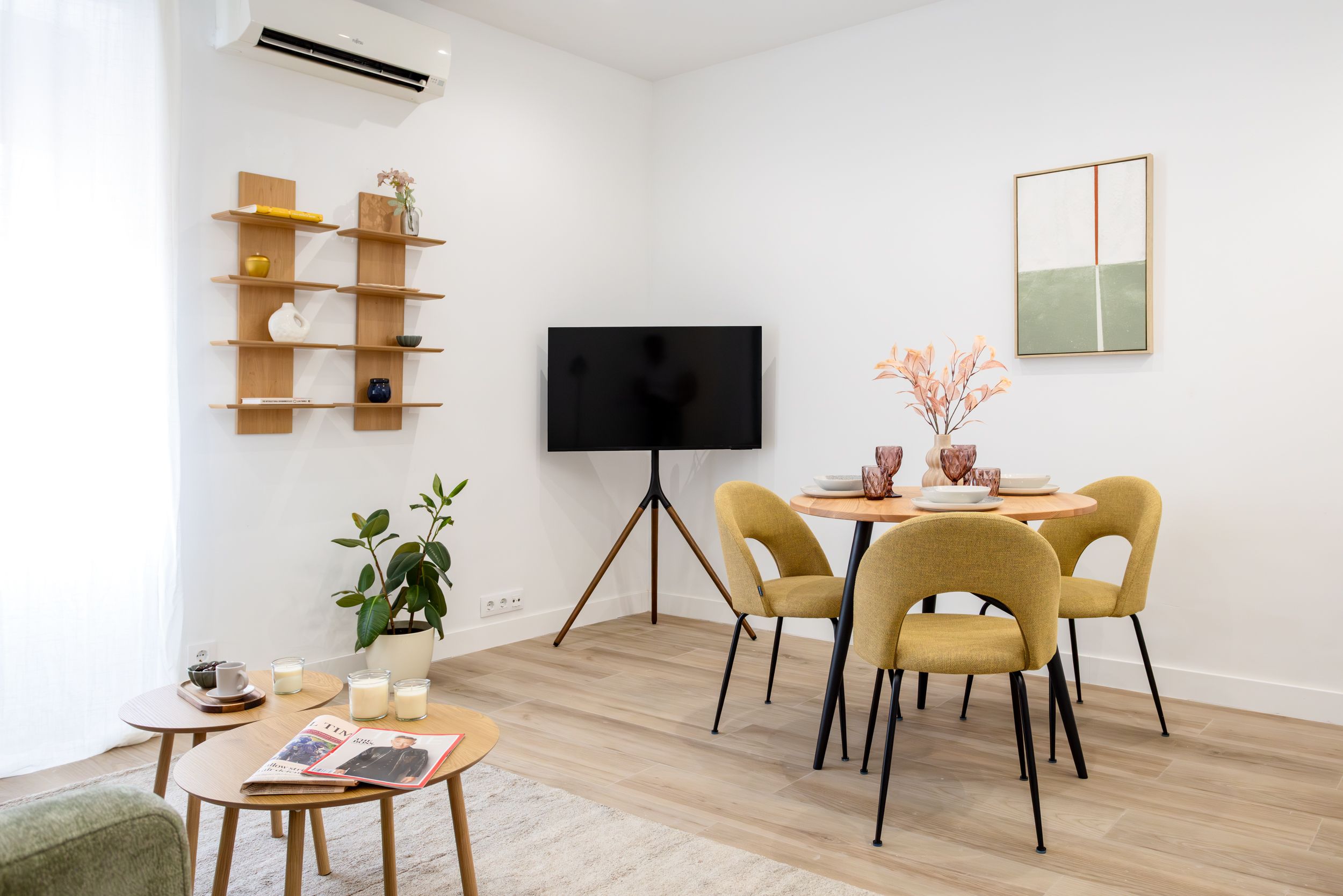 NESTIC - BARCINO - Salón apartamento amueblado con servicios