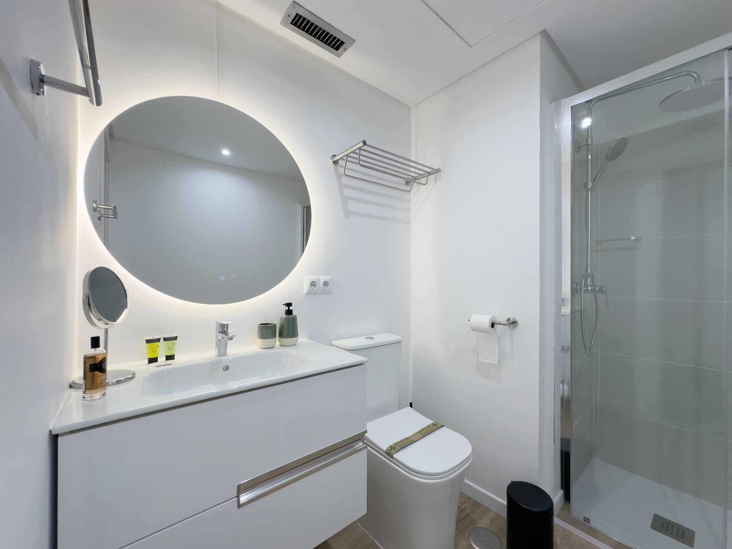 NESTIC - HERVÍAS - Baño Apartamento amueblado con servicios