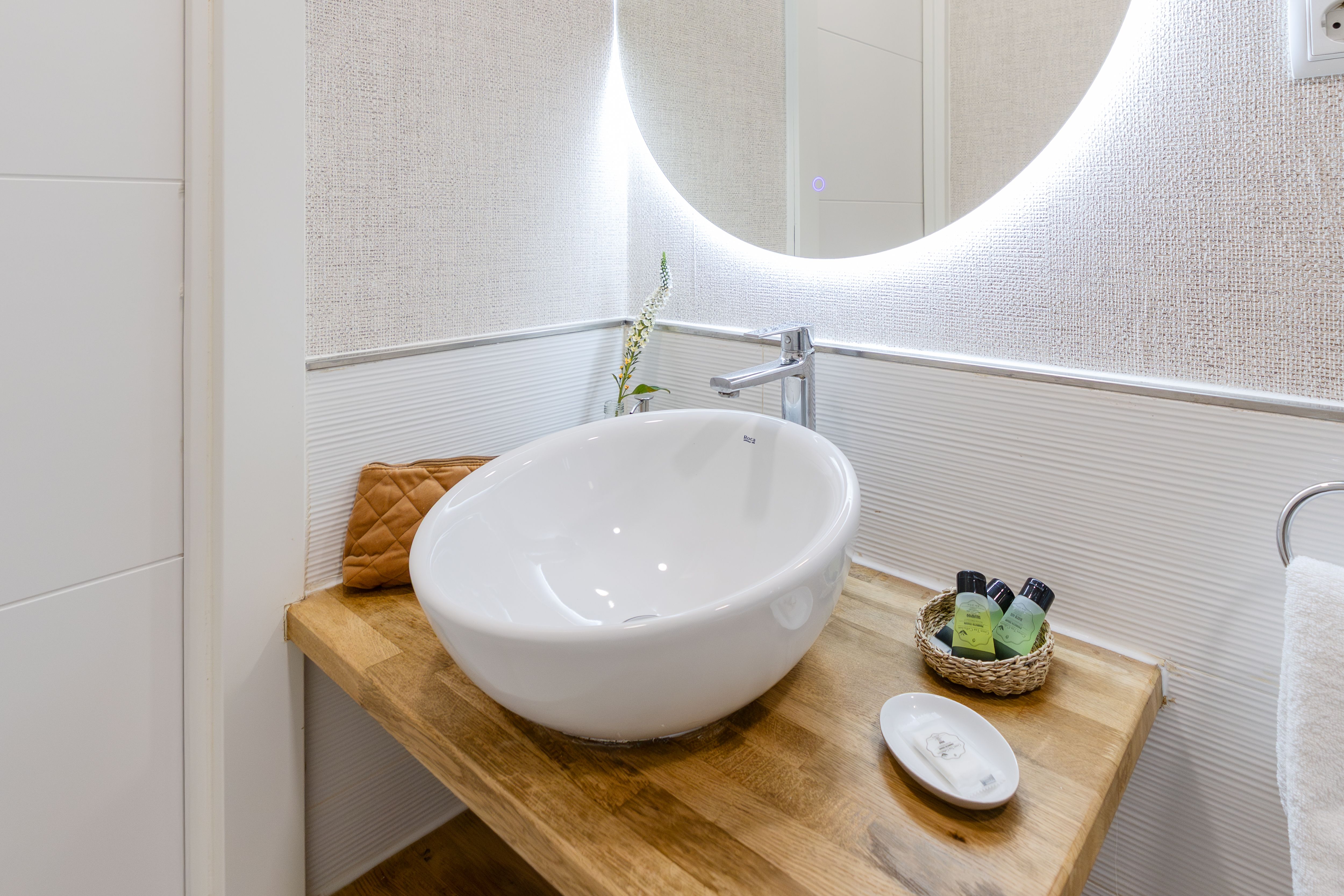 NESTIC - PONTONES - Baño apartamento amueblado con servicios