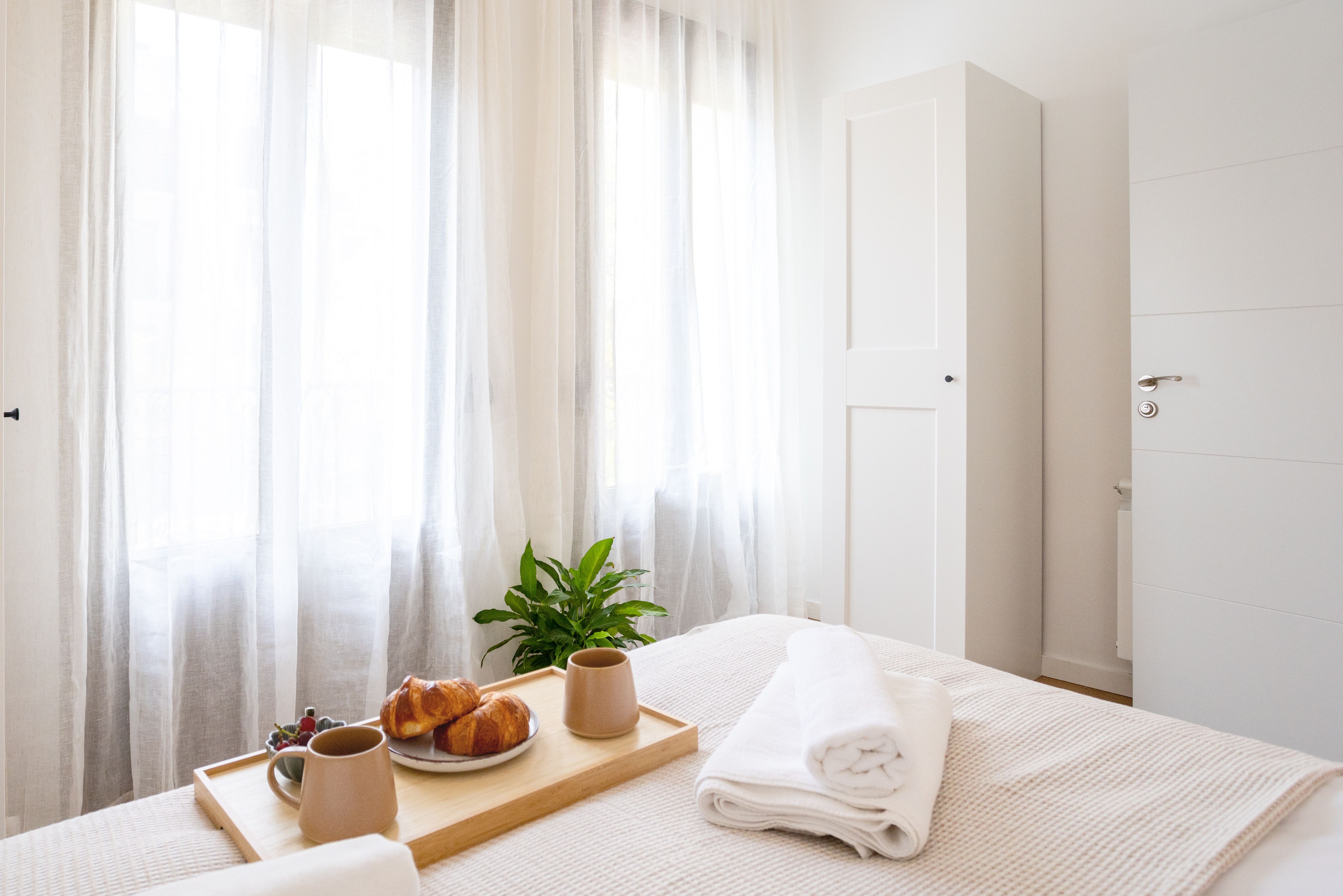 NESTIC - BRACARA - Dormitorio principal apartamento amueblado con servicios