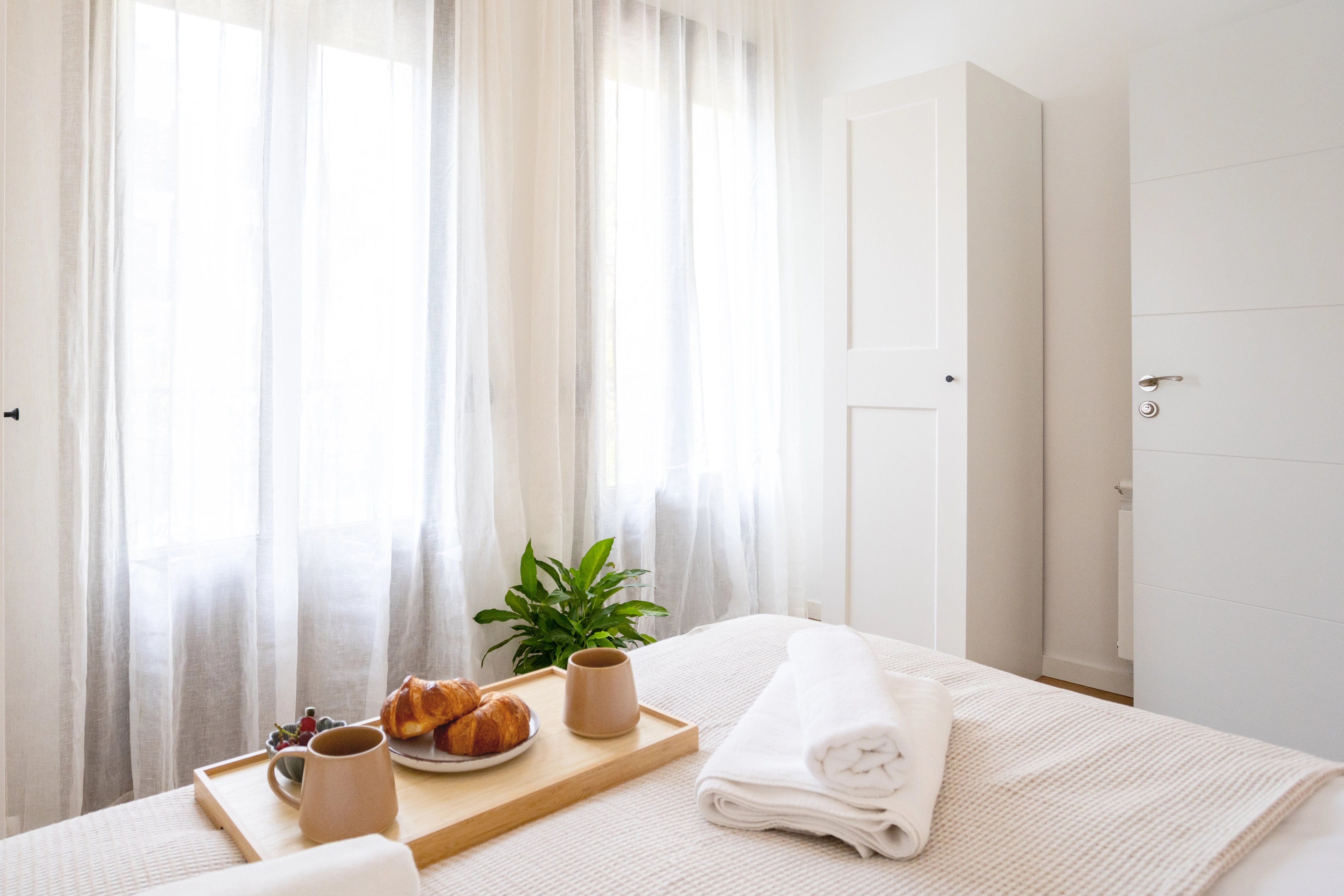 NESTIC - BRACARA - Dormitorio principal apartamento amueblado con servicios