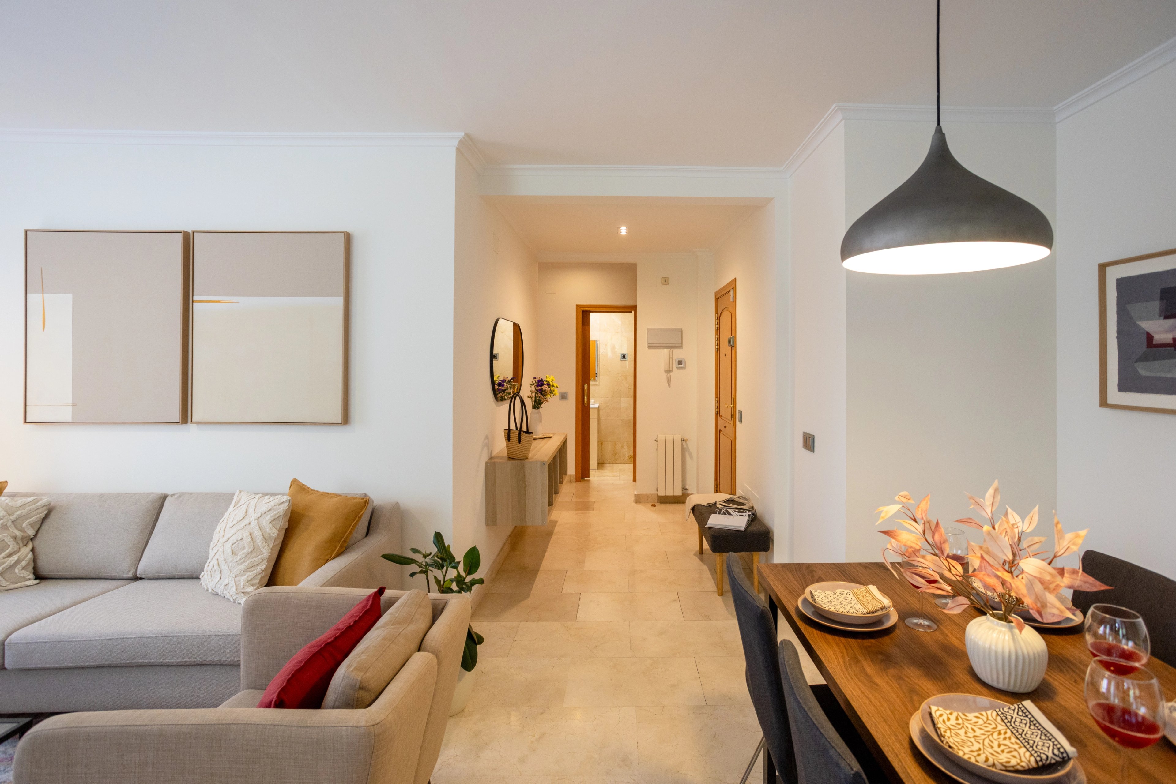 NESTIC - URUMEA - Salón Apartamento amueblado con servicios