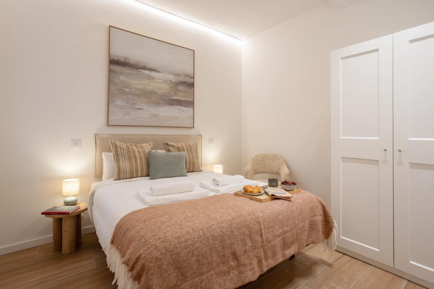 NESTIC - BELLIDO - Main bedroom furnished apartment with services