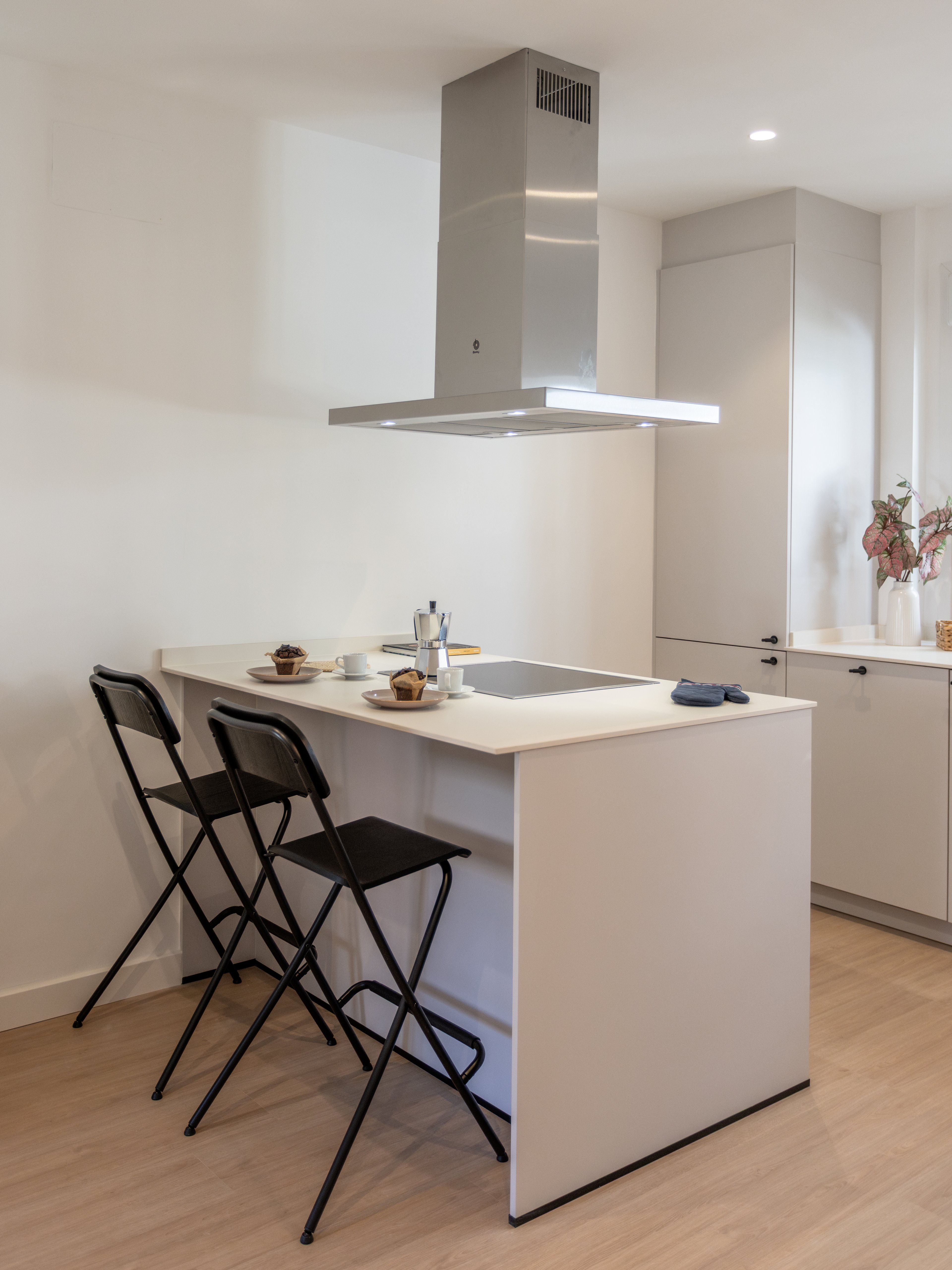 NESTIC - TINEO - Kitchen Furnished apartment with services