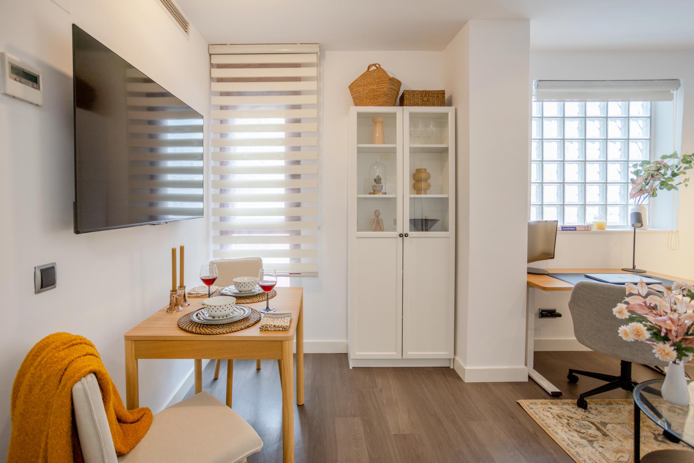 NESTIC - BERIAIN - Living room Furnished apartment with services