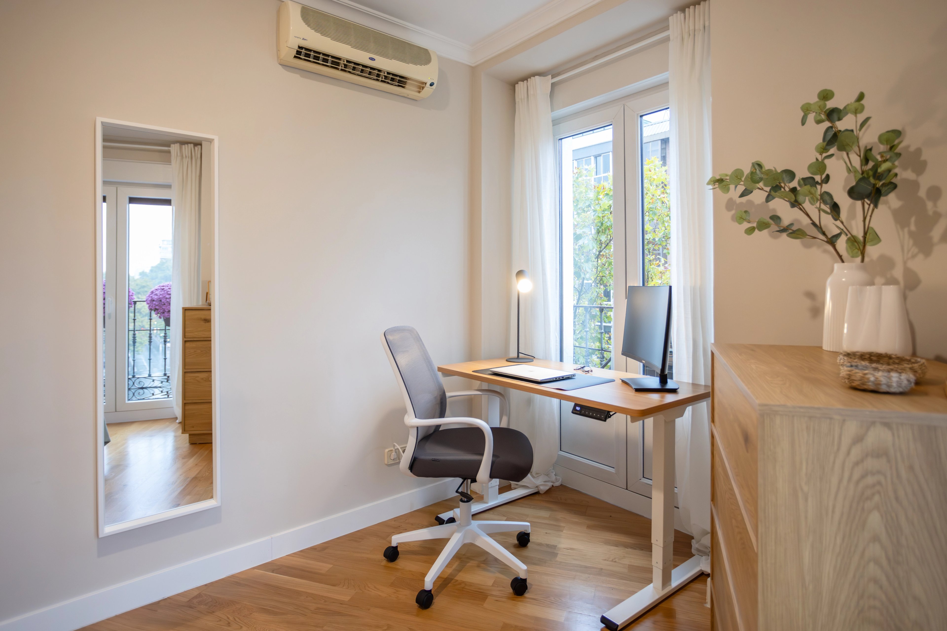 NESTIC - LANUZA - Dormitorio apartamento amueblado con servicios