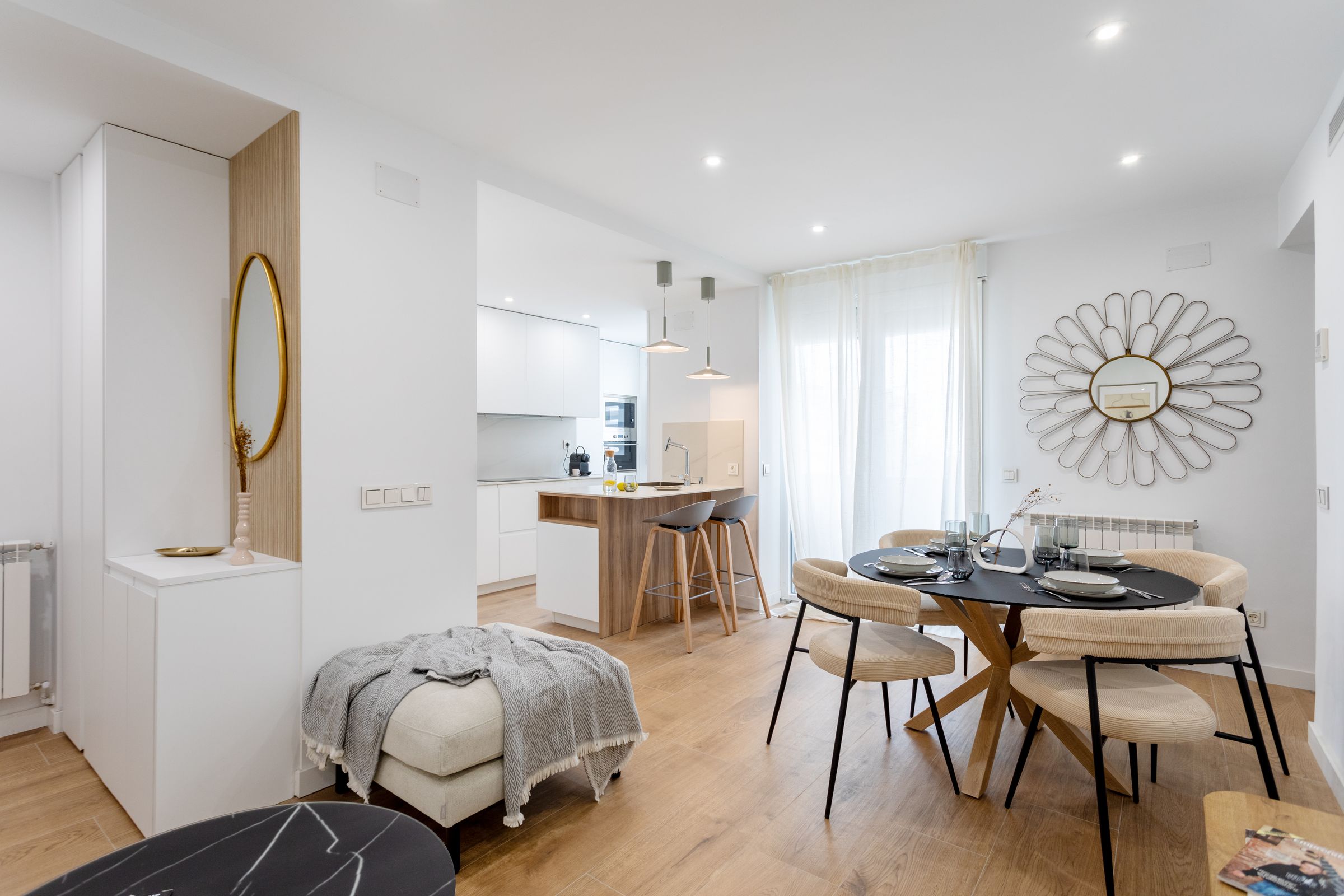 NESTIC - Lagunaria - Completely furnished living room