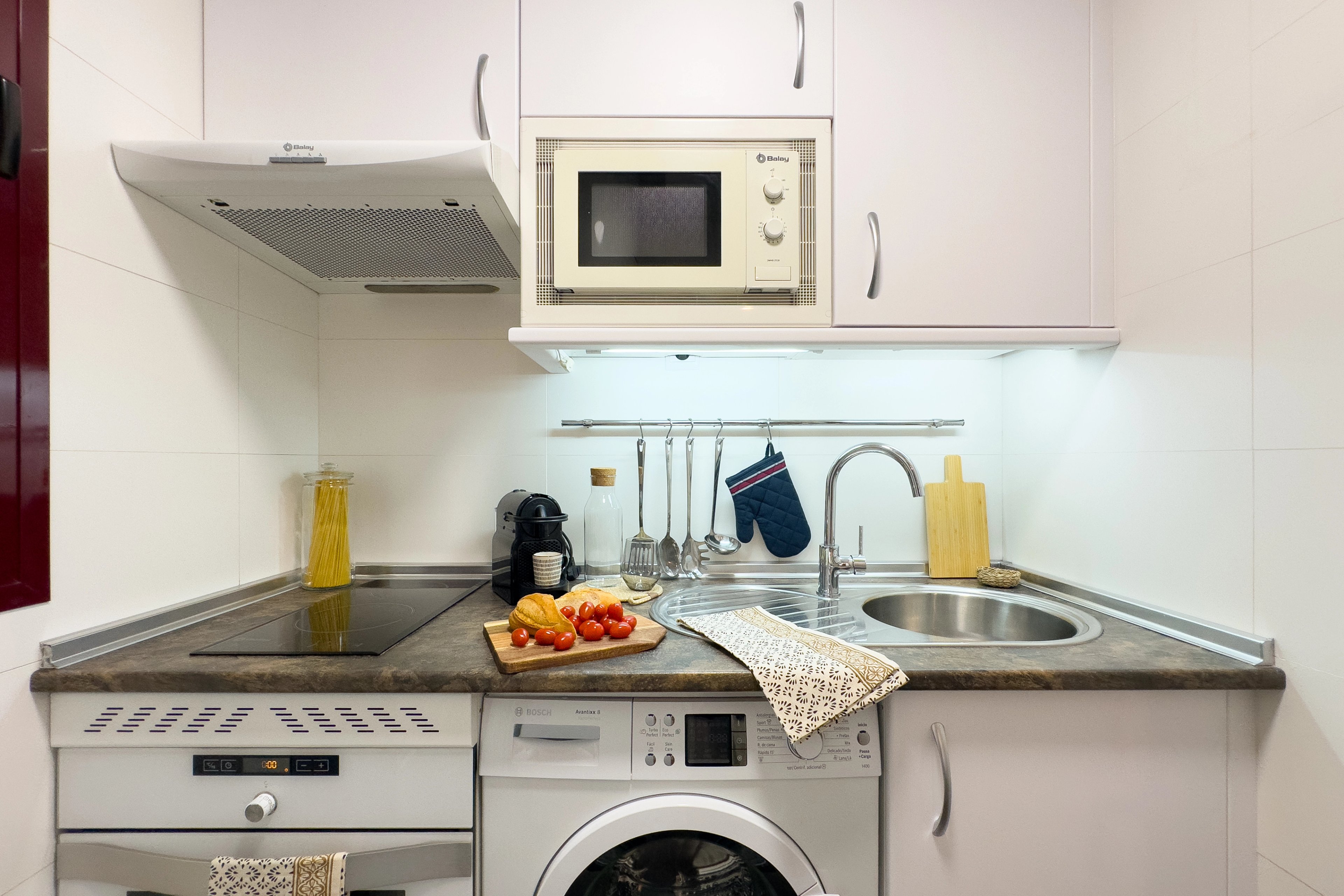 NESTIC - BERIAIN - Cocina Apartamento amueblado con servicios