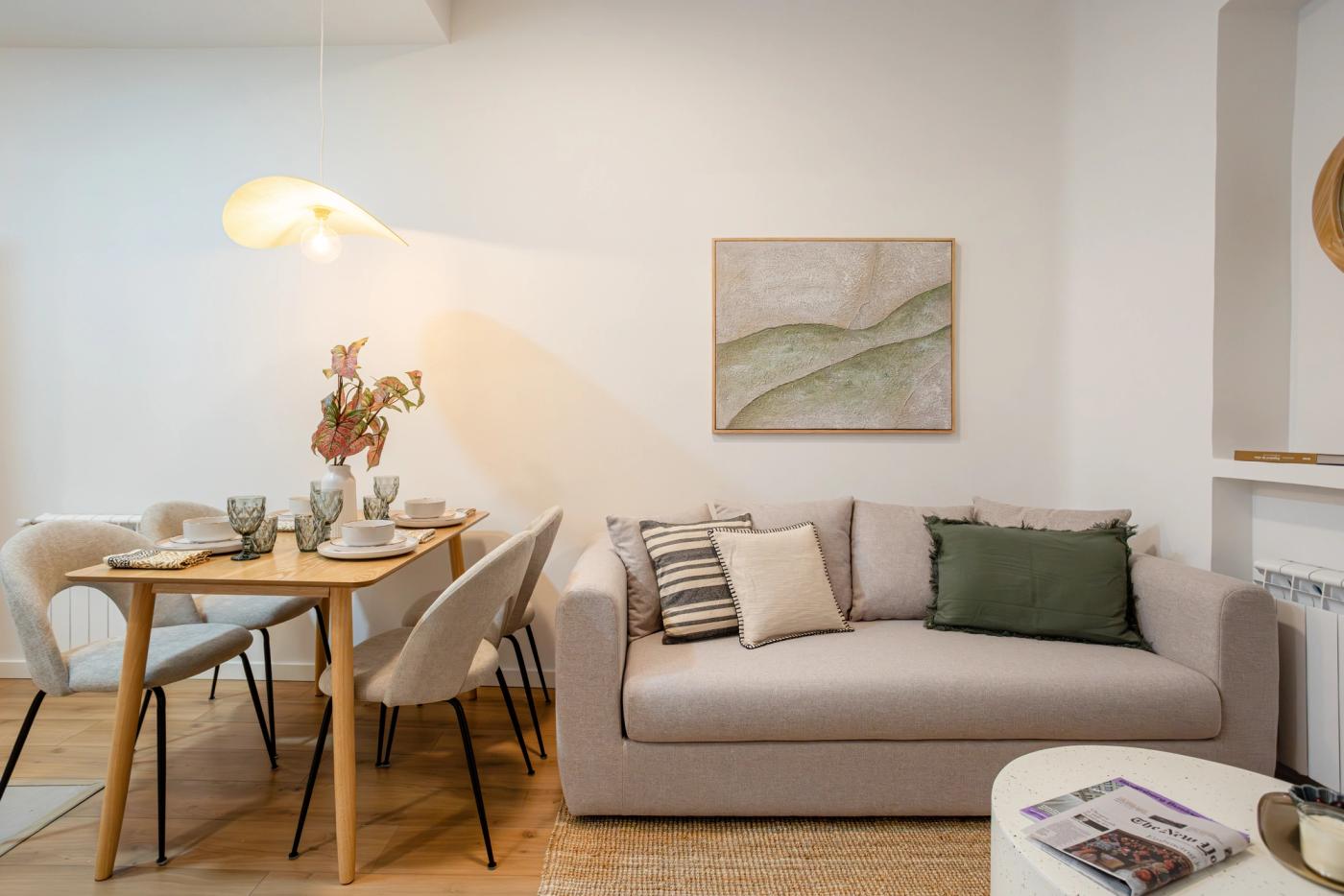 NESTIC - BRACARA - Living room furnished apartment with services