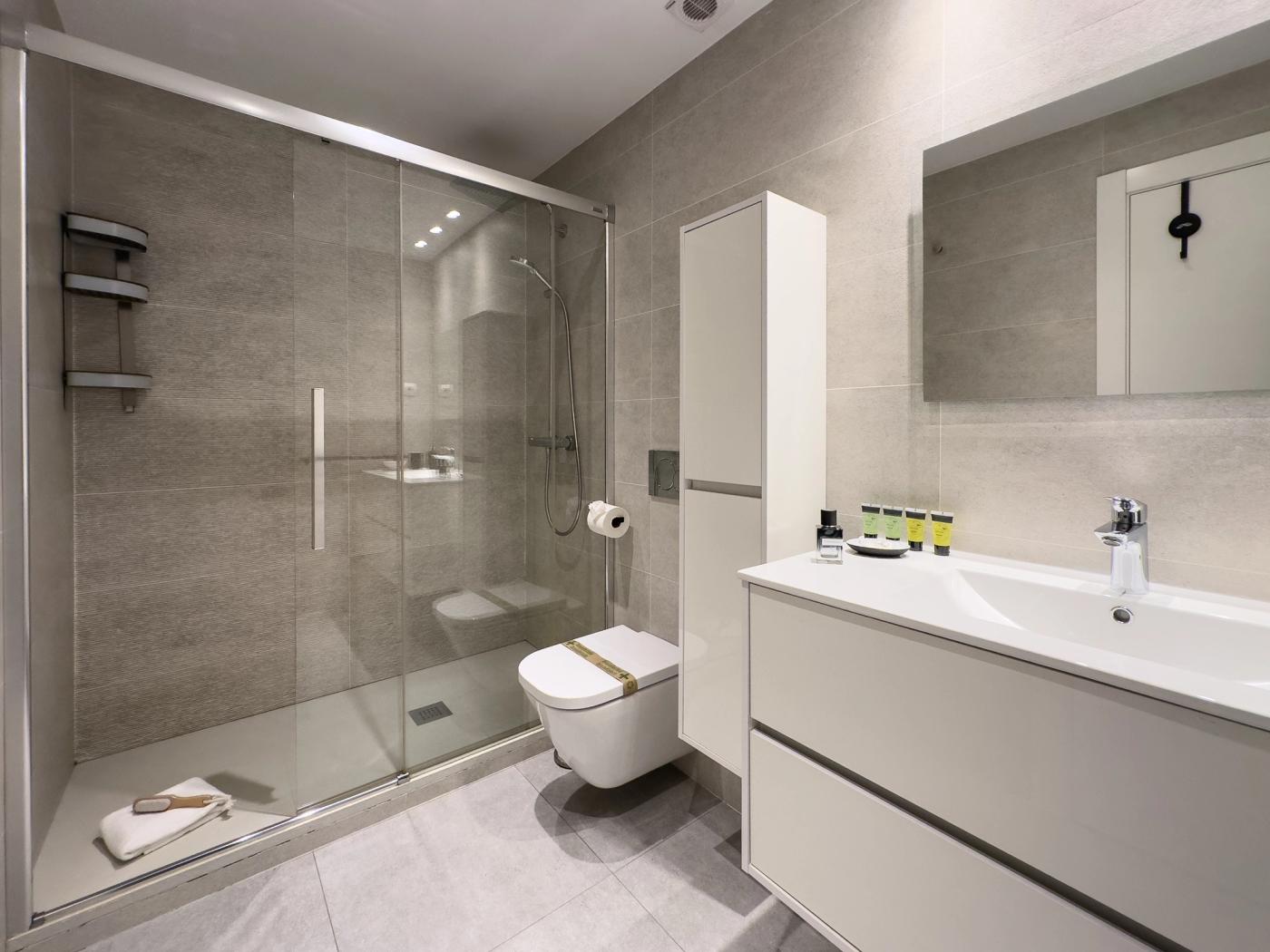 NESTIC - AURIA - Bathroom furnished apartment with services