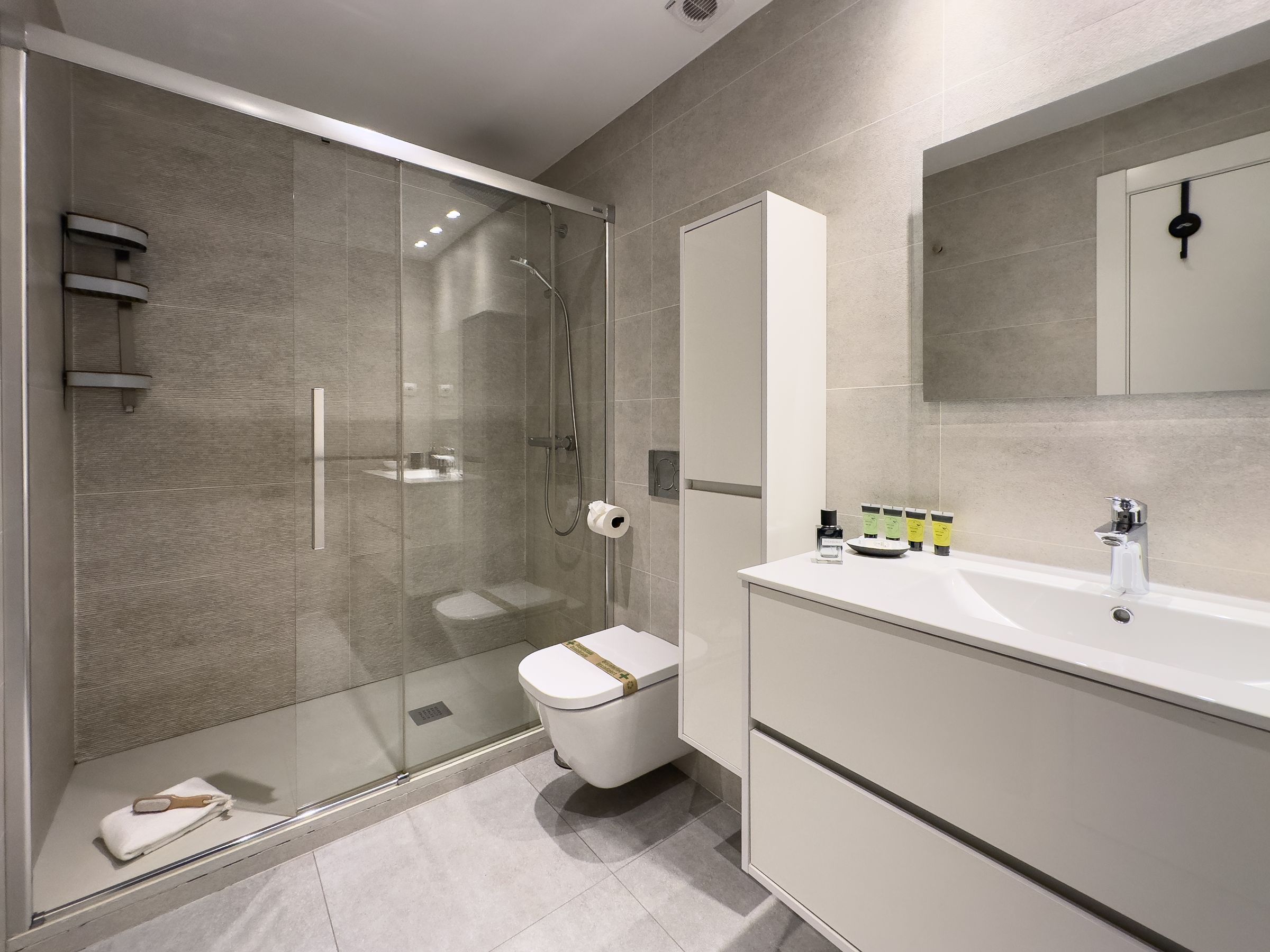 NESTIC - AURIA - Bathroom furnished apartment with services