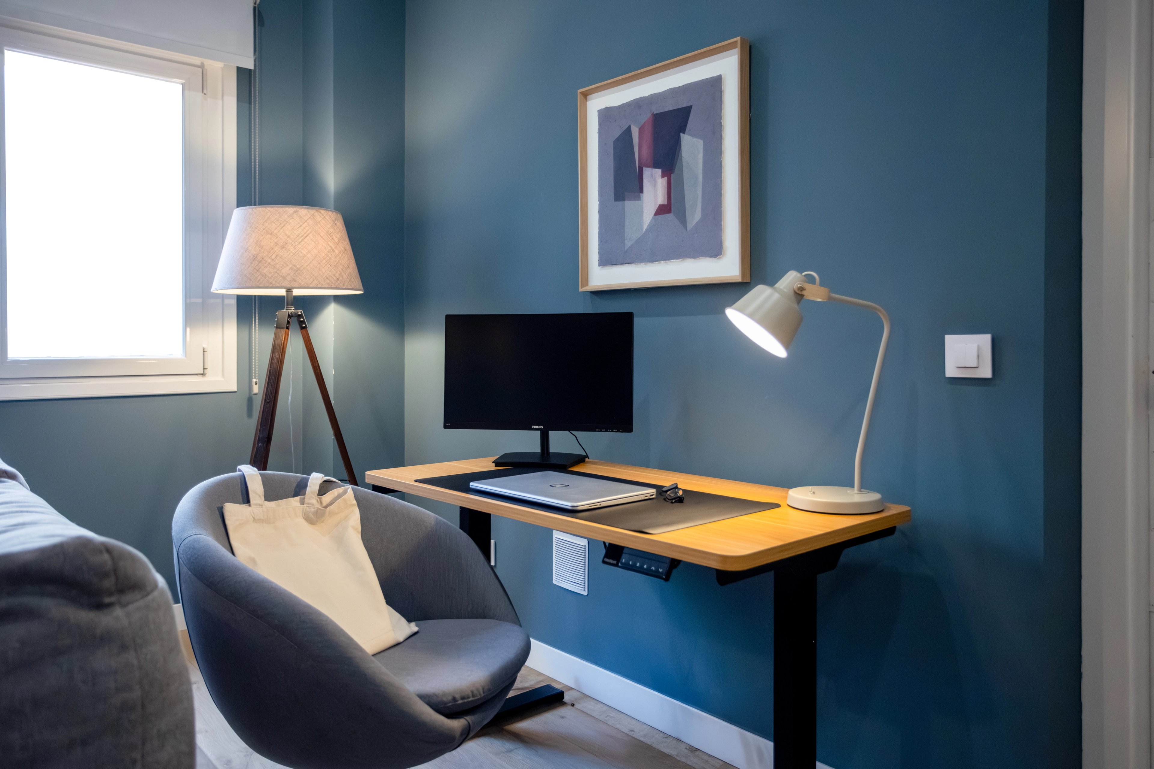 NESTIC - MENESES - Zona de trabajo Apartamento amueblado con servicios