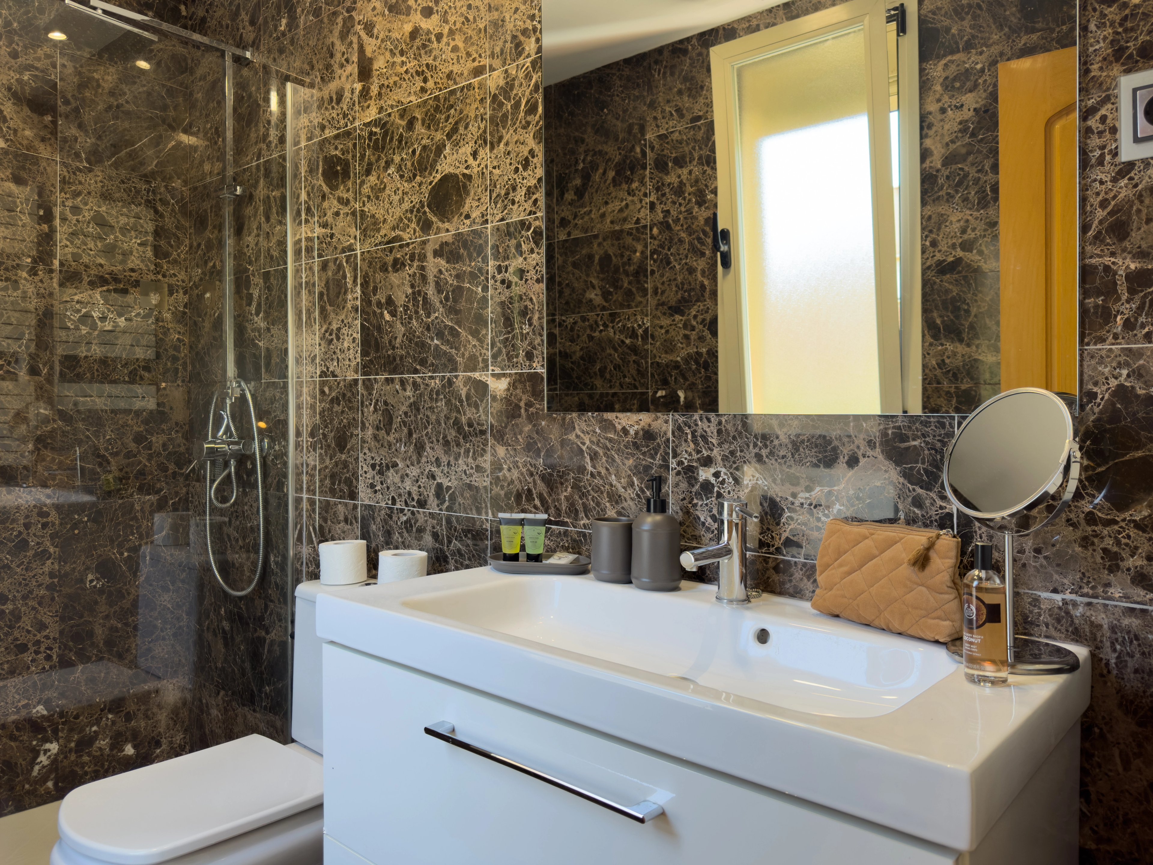 NESTIC - URUMEA - Baño 1 Apartamento amueblado con servicios