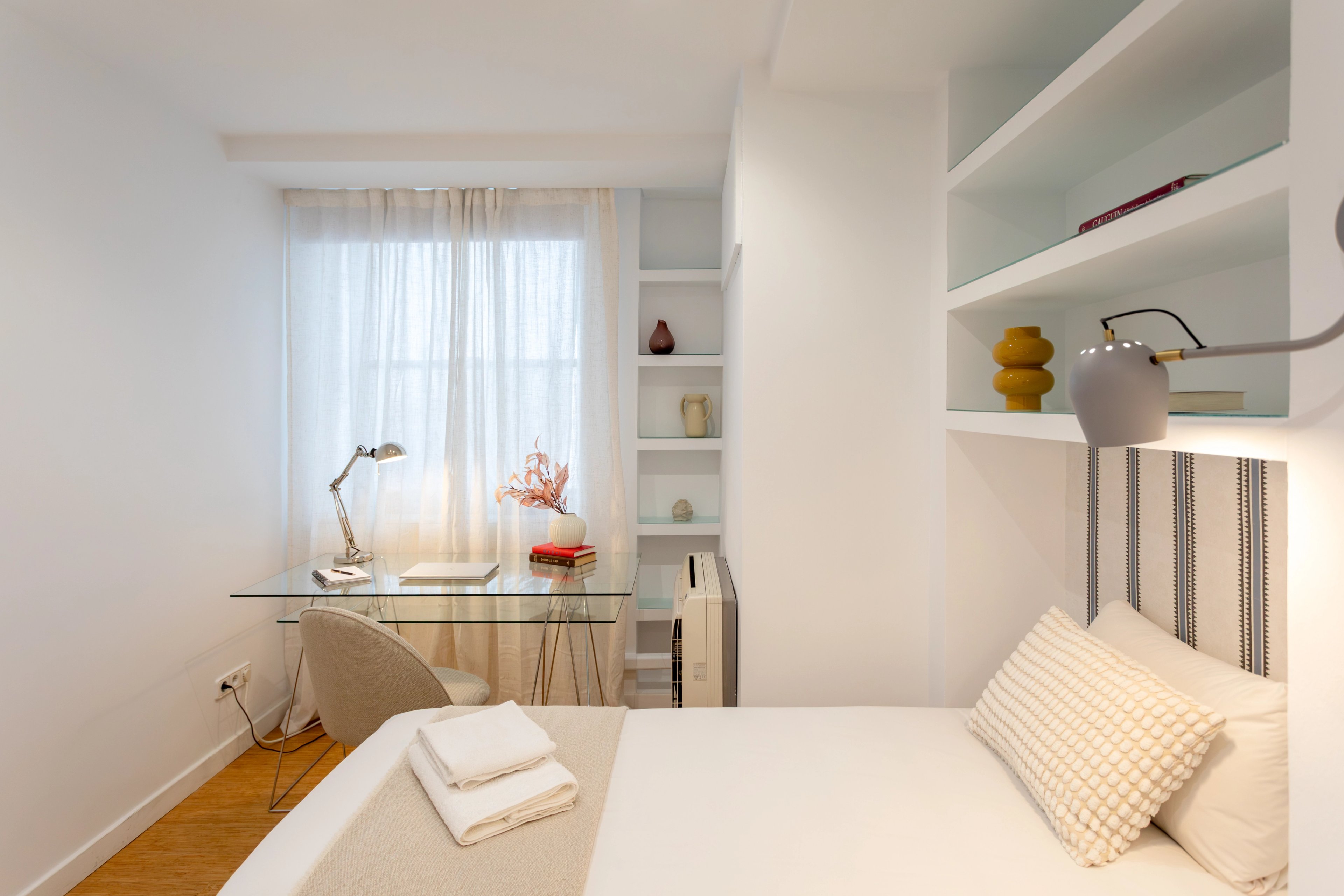 NESTIC - LIRIA - Apartamento amueblado con servicios - Dormitorio