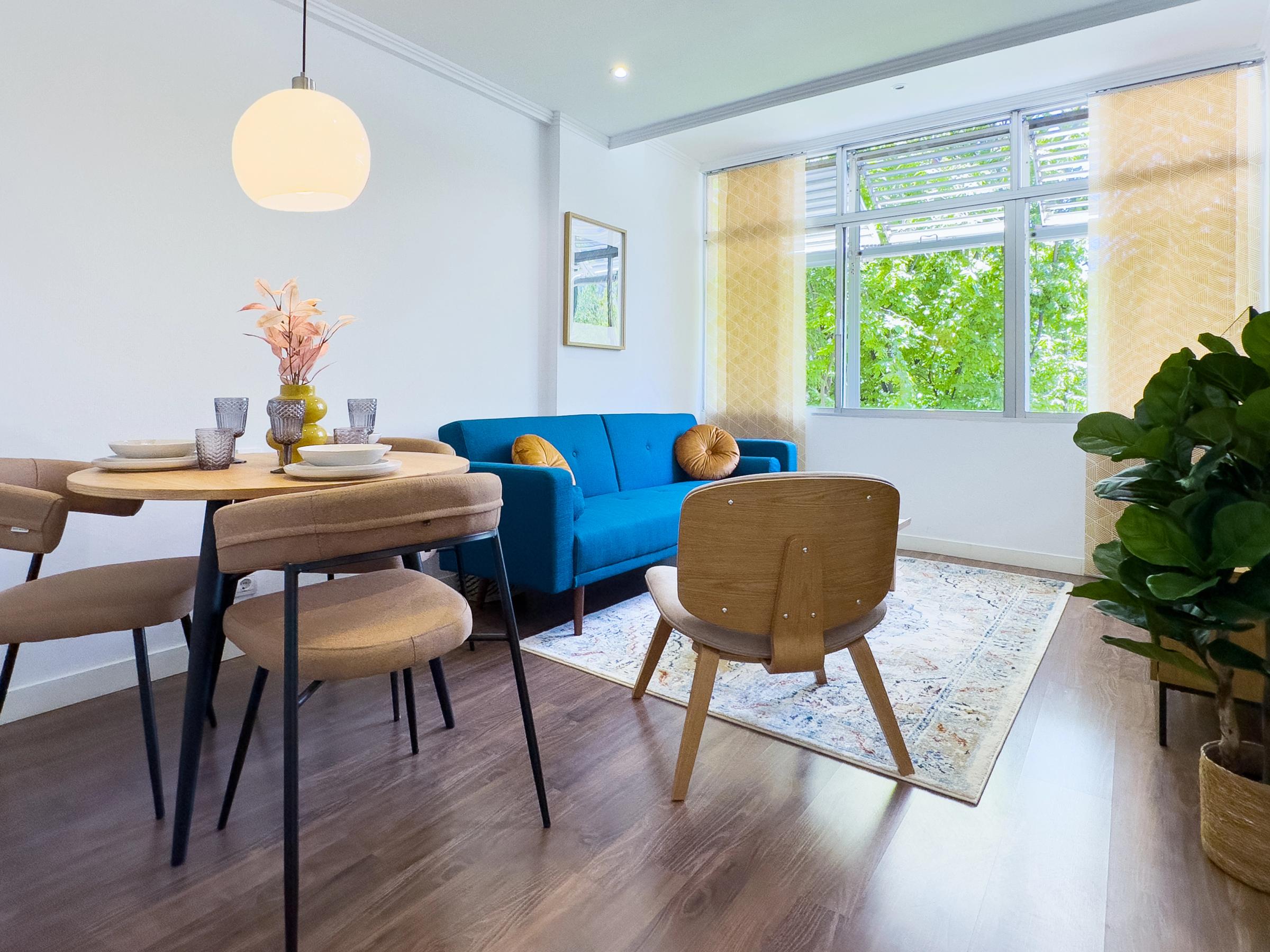 NESTIC - DARIEN - Living room fully furnished apartment